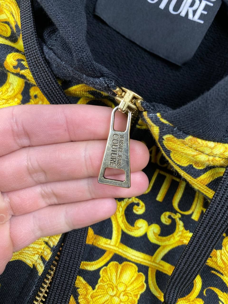 Versace Versace Jeans Couture Baroque Print Big Logo Men Size M Size US M / EU 48-50 / 2 - 7 Thumbnail