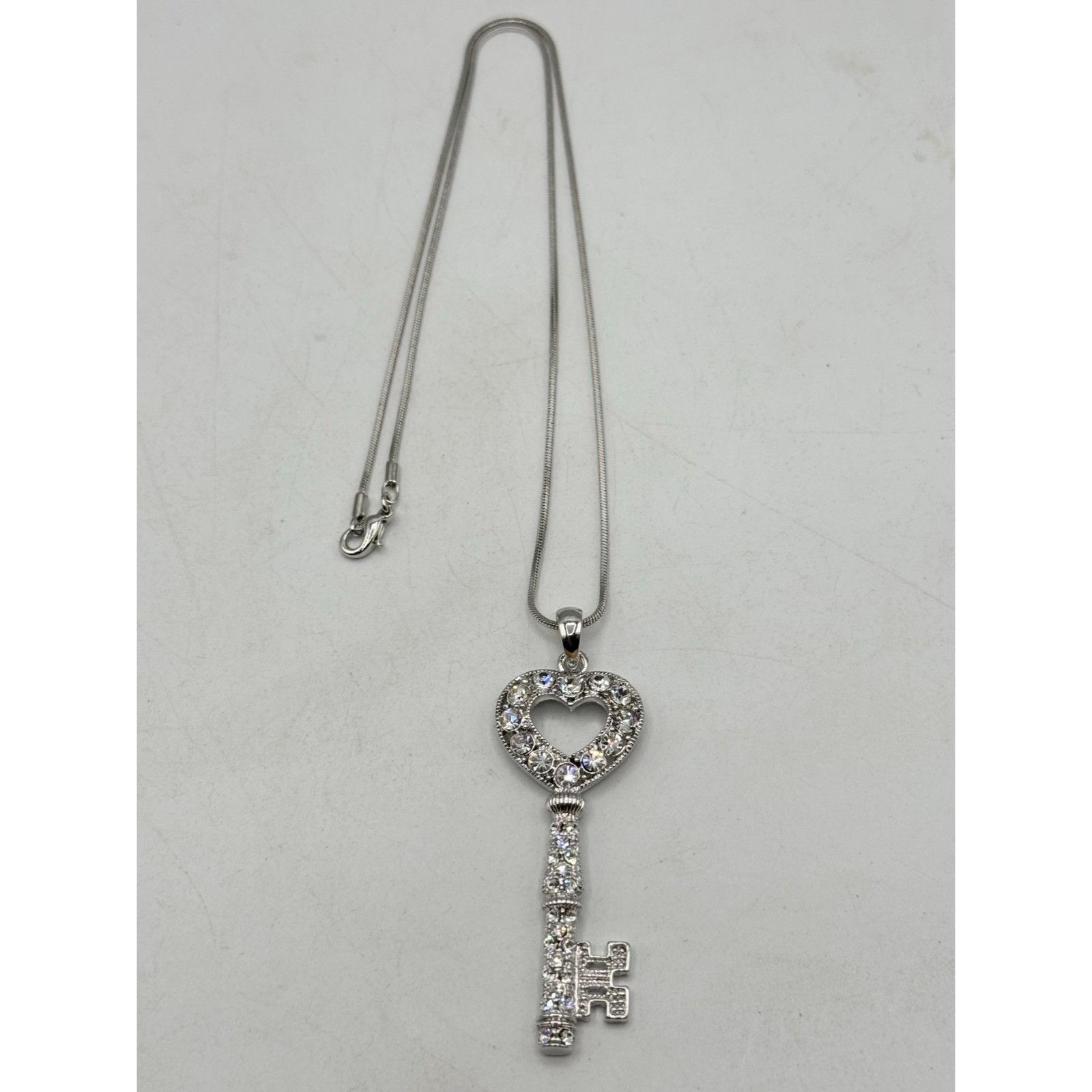 Vintage Vintage silver rhinestone heart key charm pendant necklace Size ONE SIZE - 5 Thumbnail