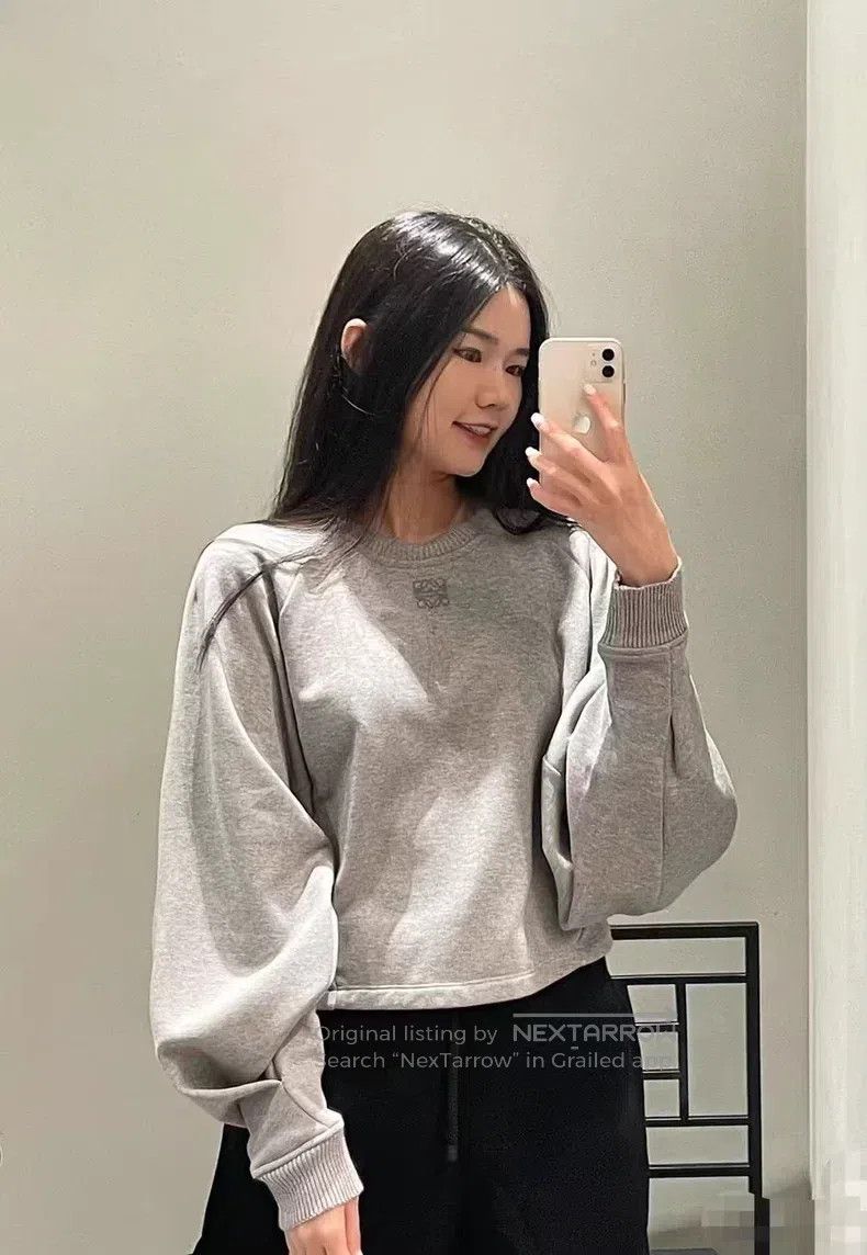 Loewe Loewe Embroidered logo round neck batwing long sleeve top Size XS / US 0-2 / IT 36-38 - 7 Thumbnail