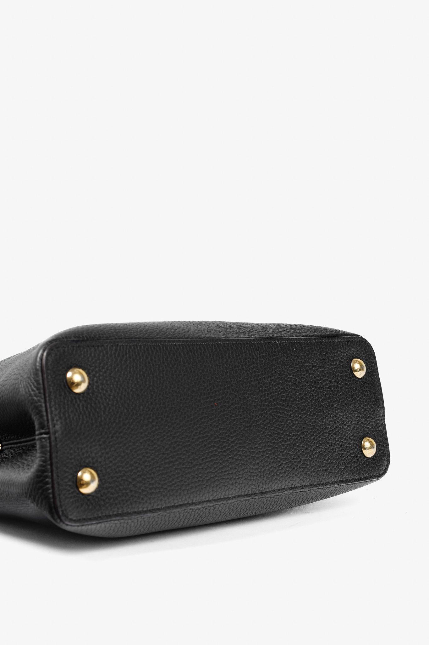 Louis Vuitton Louis Vuitton Capucines MM Black Taurillon Leather Handbag Size ONE SIZE - 5 Thumbnail