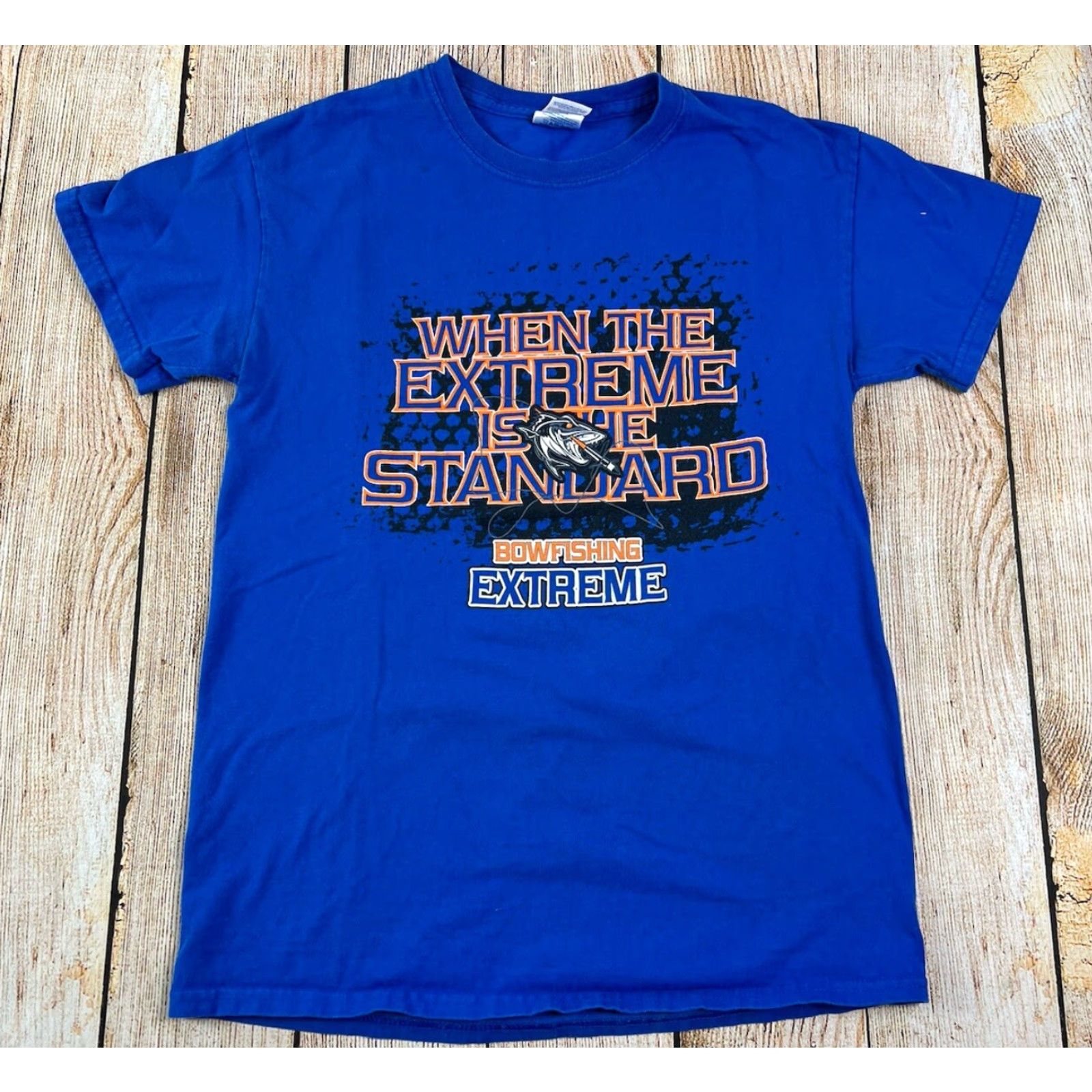 Vintage Bow Fishing Extreme T-Shirt Blue Small Men Size S Graphic Print Bow Accent 90s? Size US S / EU 44-46 / 1 - 2 Thumbnail