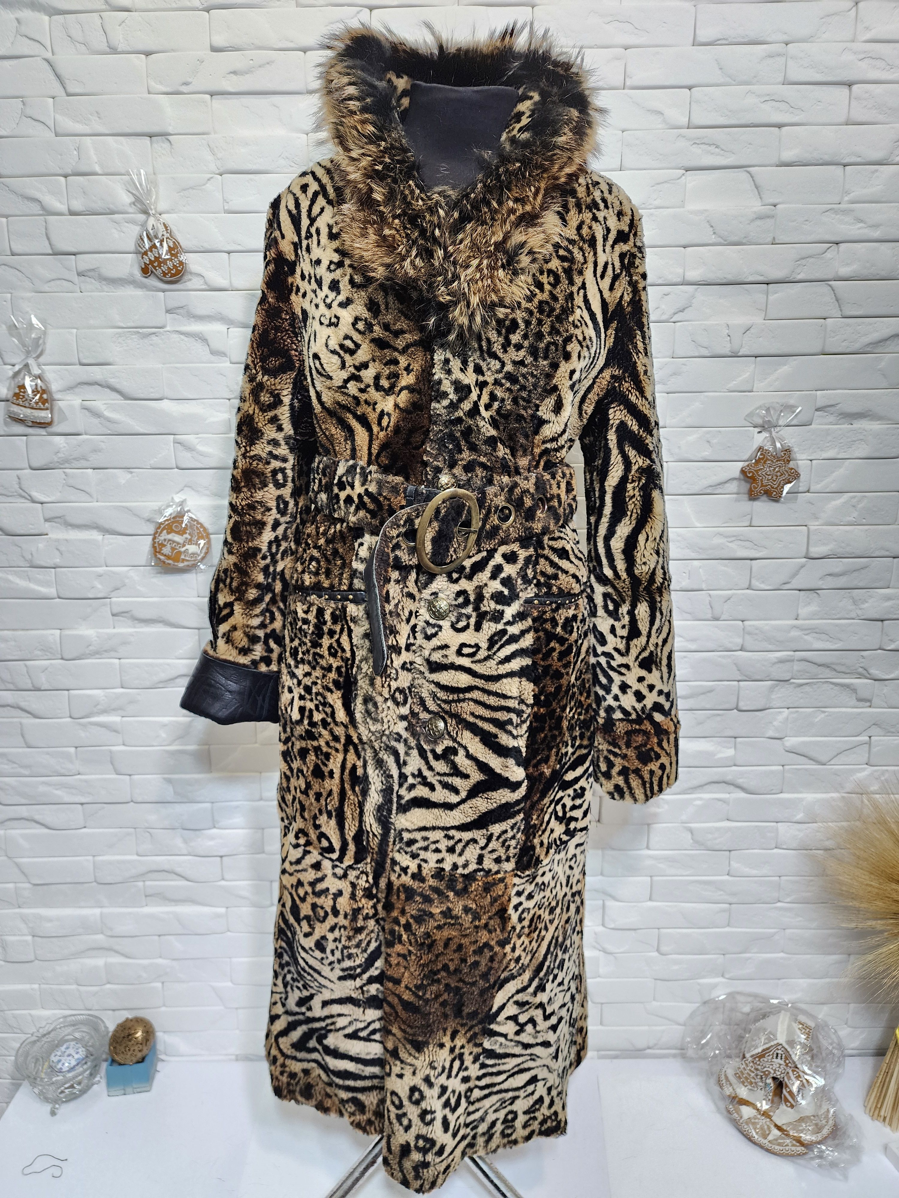 Furla Reversible Brown Sheepskin Coat: Genuine Fur, Button Closure Size M / US 6-8 / IT 42-44 - 1 Thumbnail