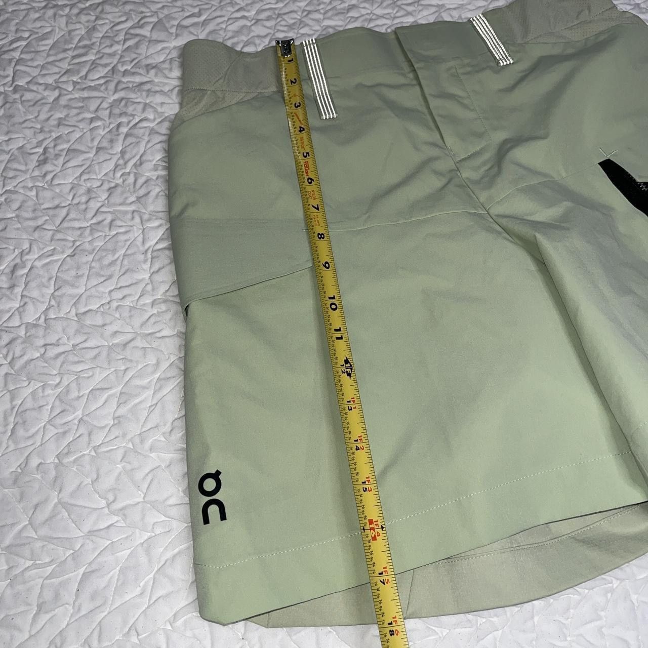On On Cloud Shorts Medium Explorer Running 6" Inseam Track Size 29" - 7 Thumbnail