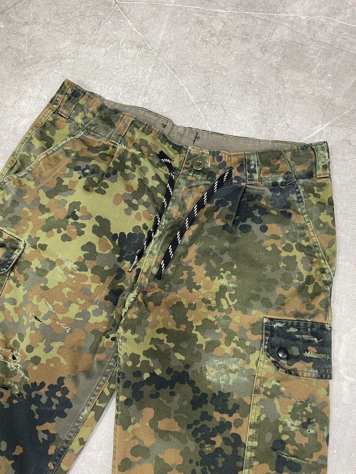 Yeezy Vintage Army German distressed yeezy style Gargo Shorts Size US 32 / EU 48 - 3 Thumbnail