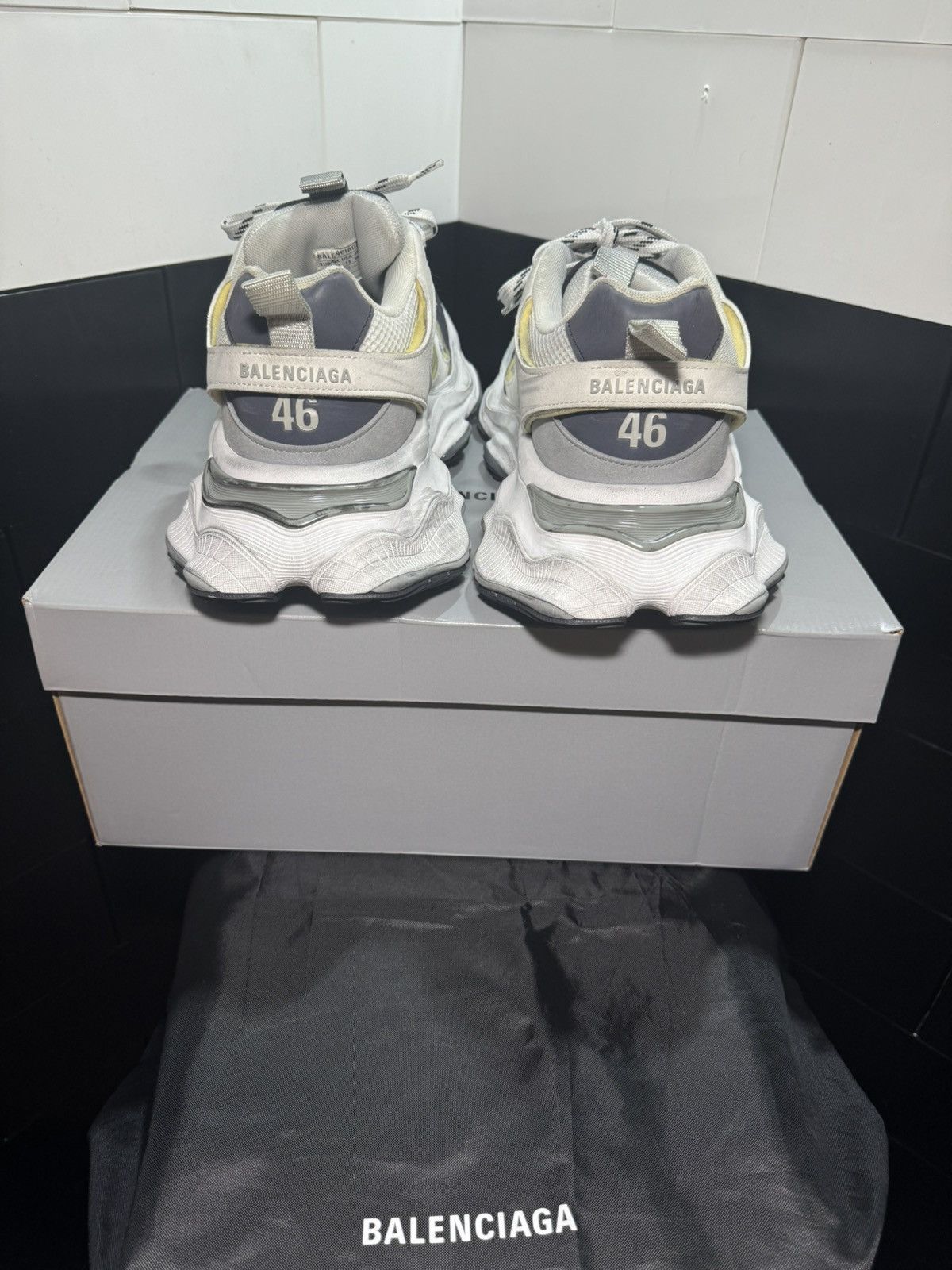 Balenciaga Balenciaga Cargo Black/White Size 46 (US13) Size US 13 / EU 46 - 4 Thumbnail