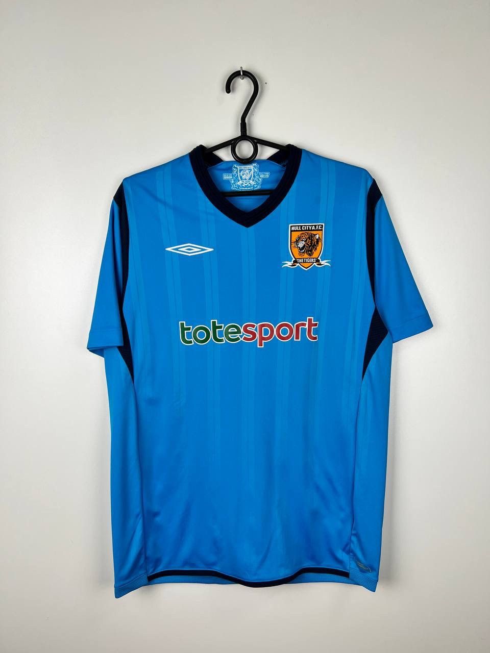 Vintage Hull City Umbro Bullard 2009-10 jersey t-shirts size M Size US M / EU 48-50 / 2 - 1 Thumbnail