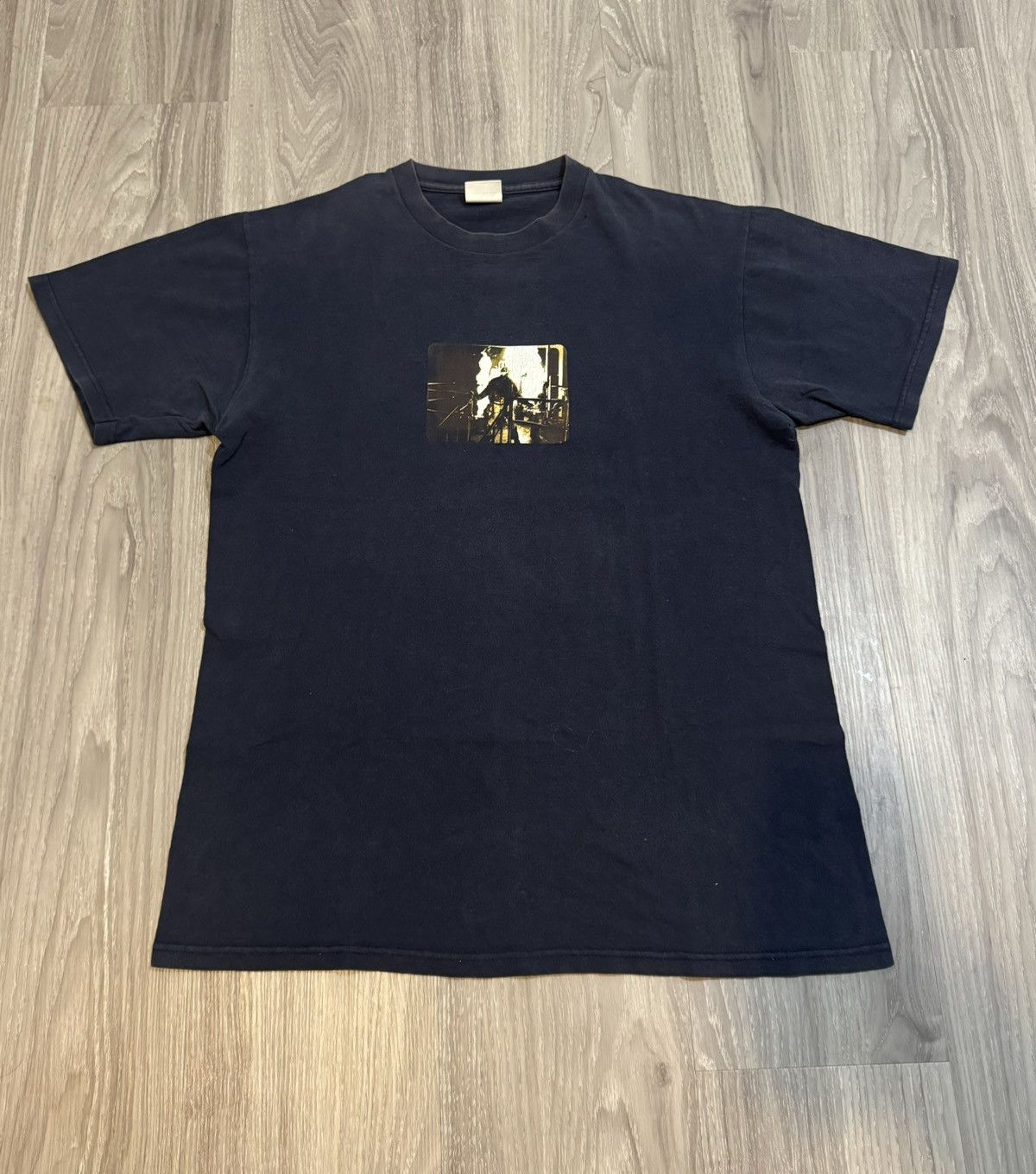 Supreme Supreme 1999 SSUR Man on Fire Tee RARE Size US M / EU 48-50 / 2 - 1 Thumbnail