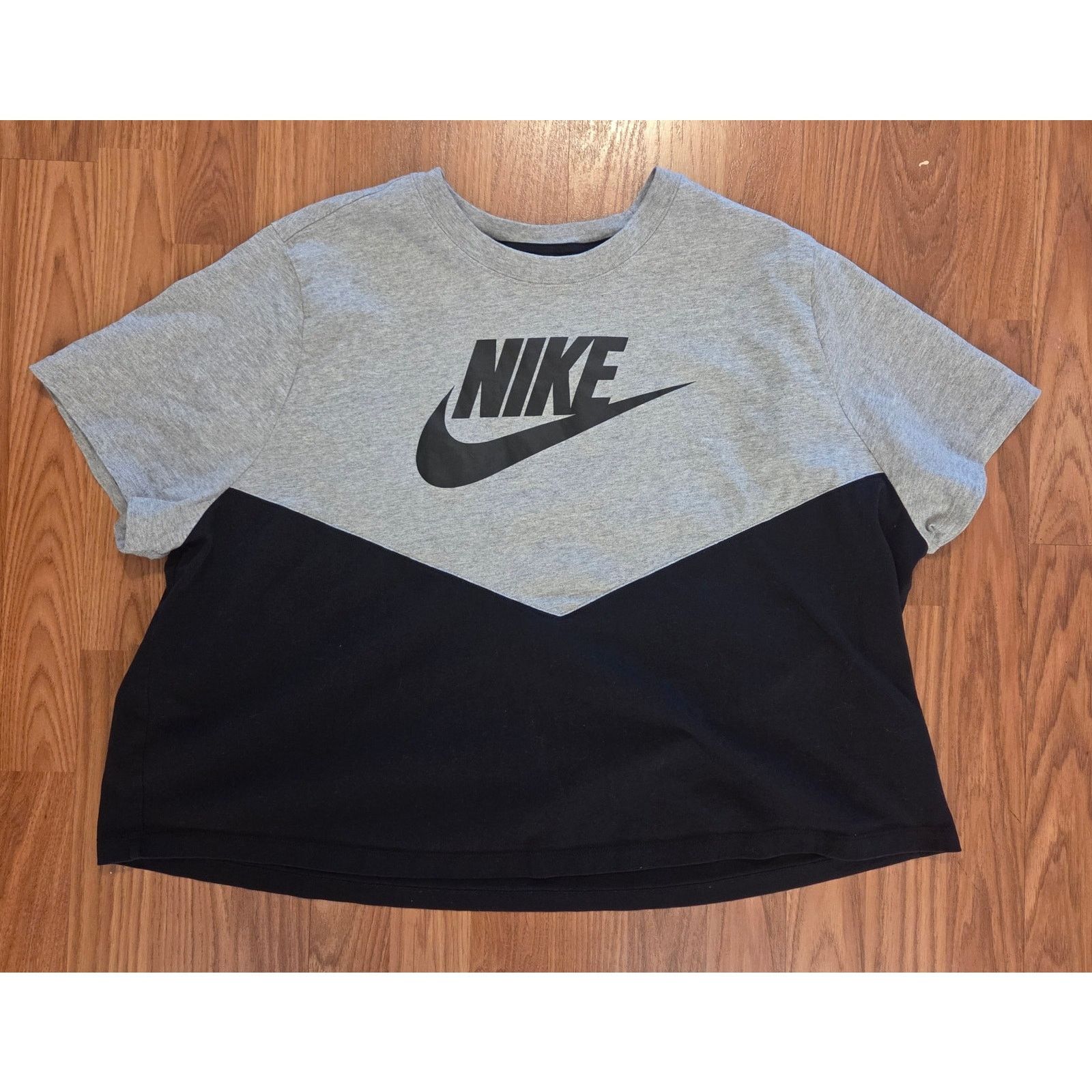 Nike Nike Crop Top T-Shirts Grey and Black - Women's 2XL Size XXL / US 16-18 / IT 52-54 - 3 Thumbnail