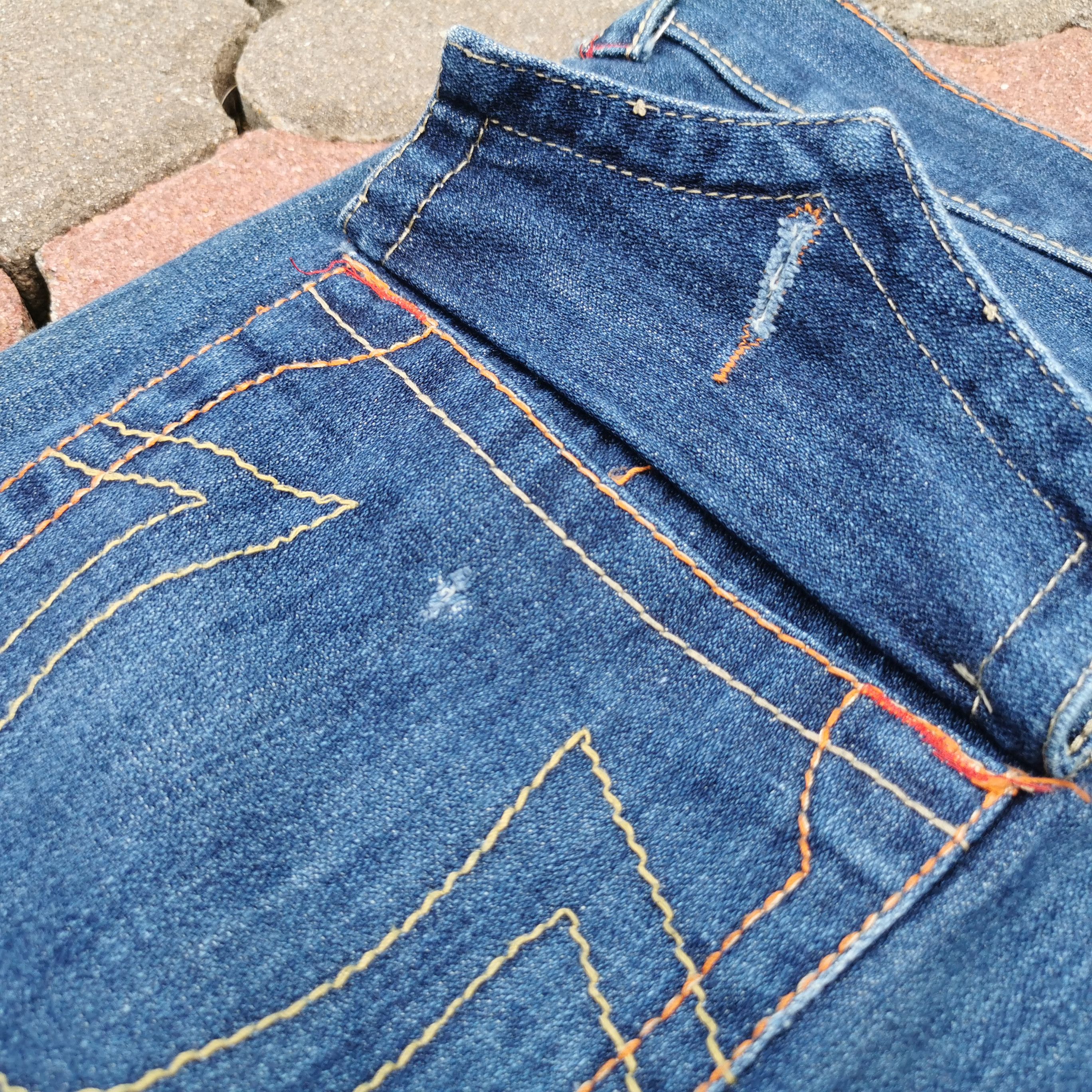 True Religion × Vintage True Religion Brand Jeans World Tour Embroidered Jeans Size US 36 / EU 52 - 8 Thumbnail