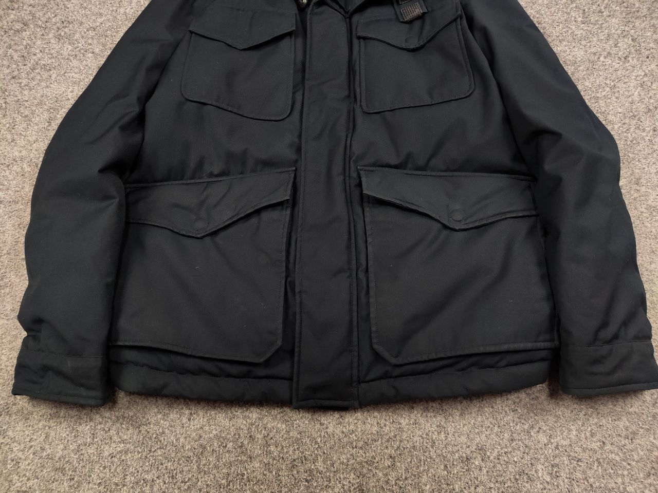 Woolrich Woolen Mills Woolrich Design Classic Navy Pocket Mens Down Jacket Size US L / EU 52-54 / 3 - 3 Thumbnail