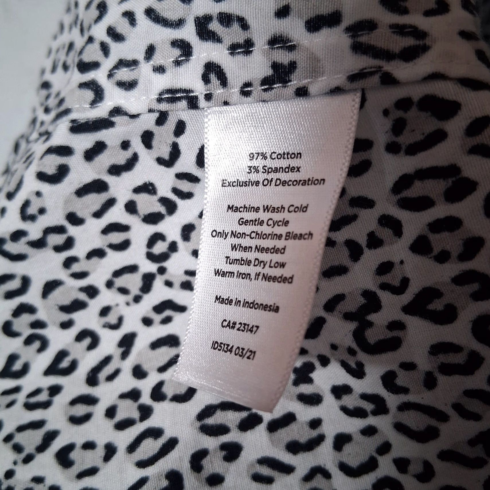 Talbots Talbots Blouse Women 14 Gray Black Leopard Print Long Sleeve Button Size XL / US 12-14 / IT 48-50 - 7 Thumbnail