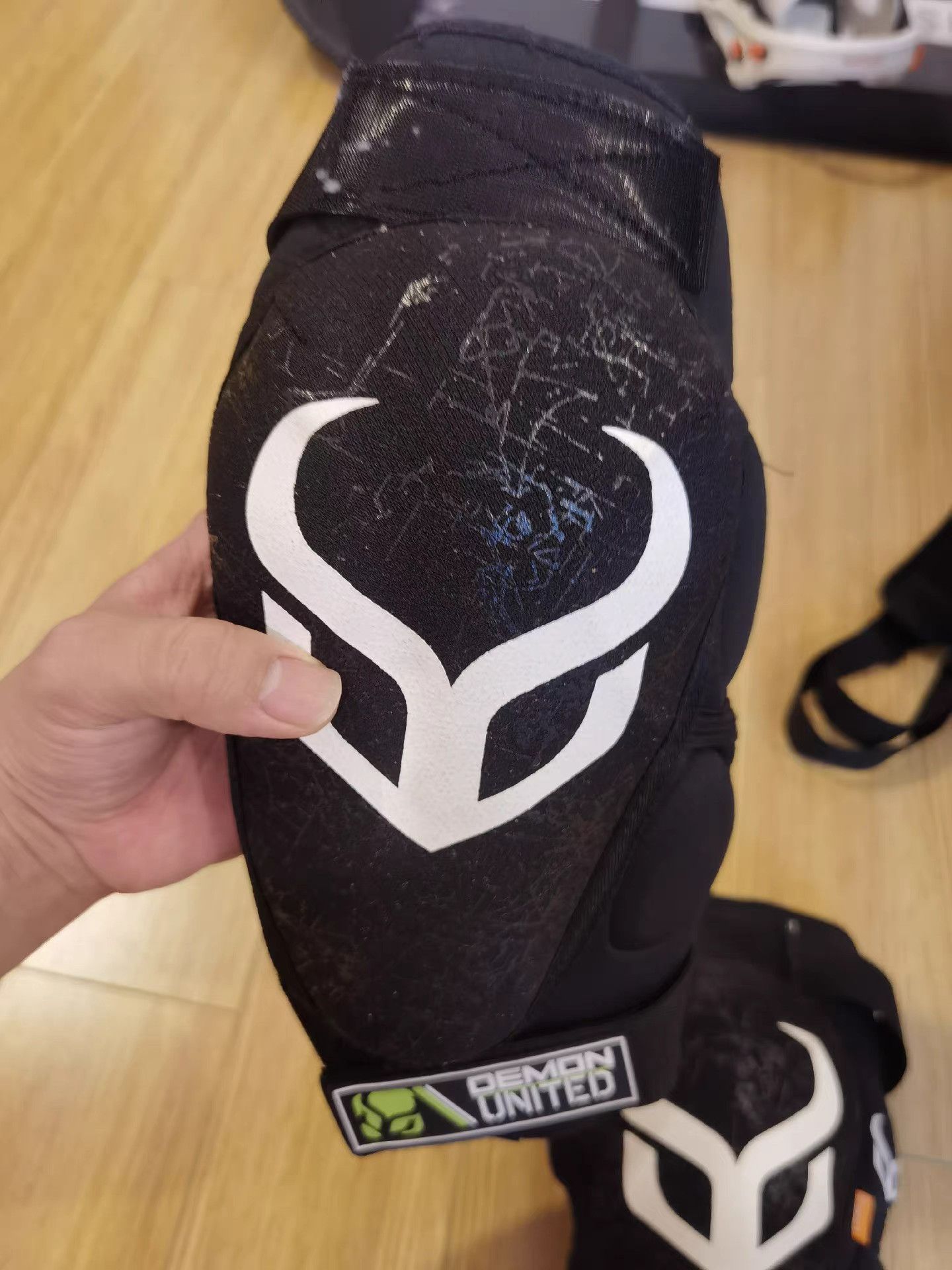 Demon Demon Knee Pads K17 Size ONE SIZE - 2 Thumbnail