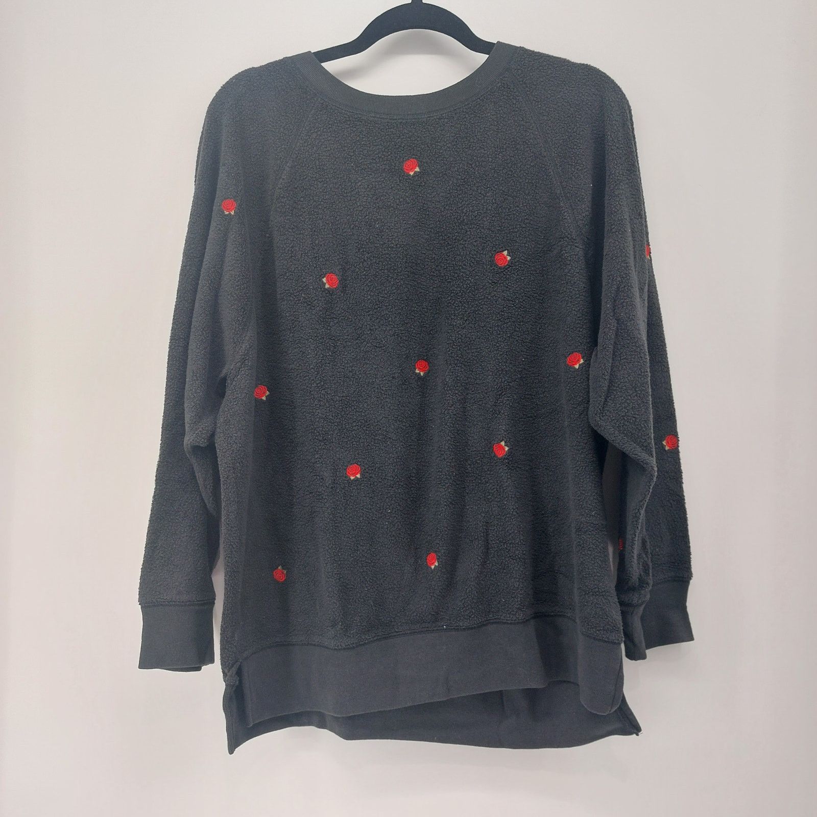 Victoria's Secret Victoria Secret Black Red Rose Sweater Size M Floral Casual Size M / US 6-8 / IT 42-44 - 13 Thumbnail