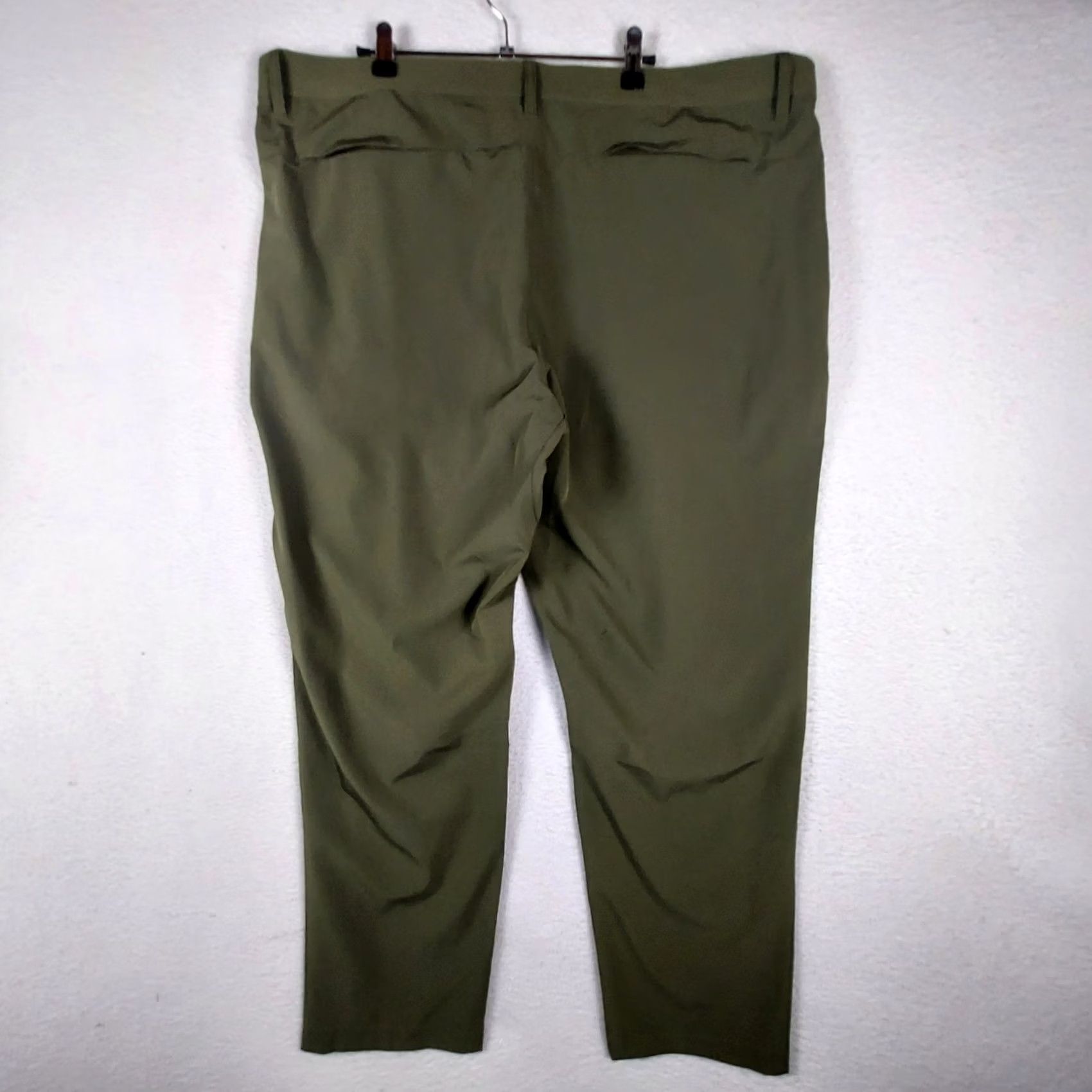 Fabletics Fabletics Pants Mens 42x32 Olive Performance Stretch Casual Athletic Size US 42 / EU 58 - 2 Thumbnail