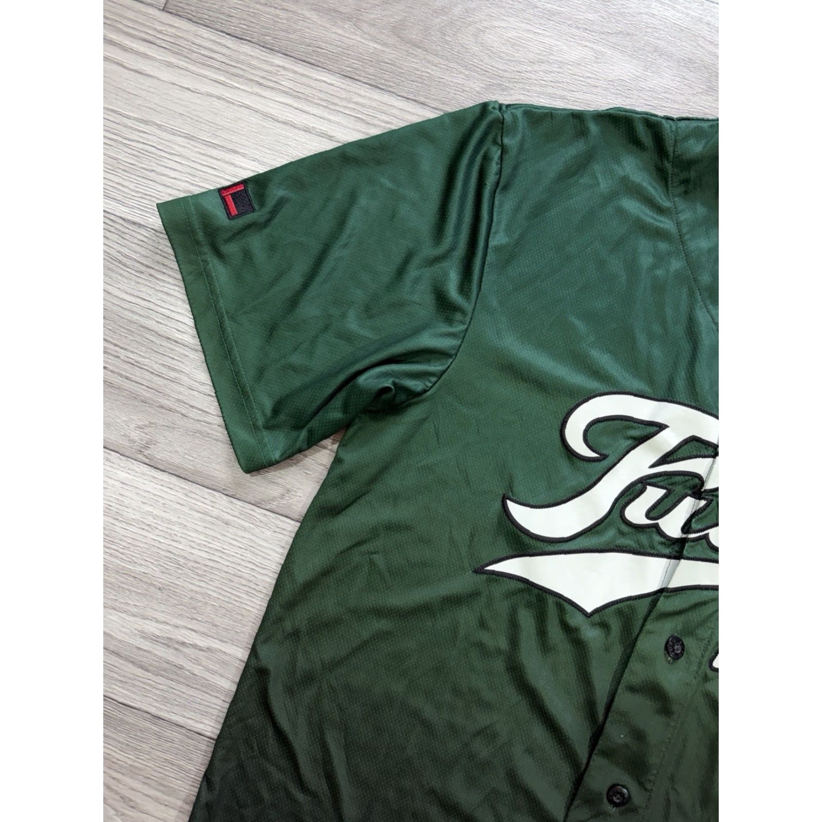 Fubu FUBU Green Baseball Jersey Shirt Hip Hop Y2K Men’s L Large Short Sleeve T-Shirt Shirts Mens 90s Sports Color Green Size US L / EU 52-54 / 3 - 4 Thumbnail
