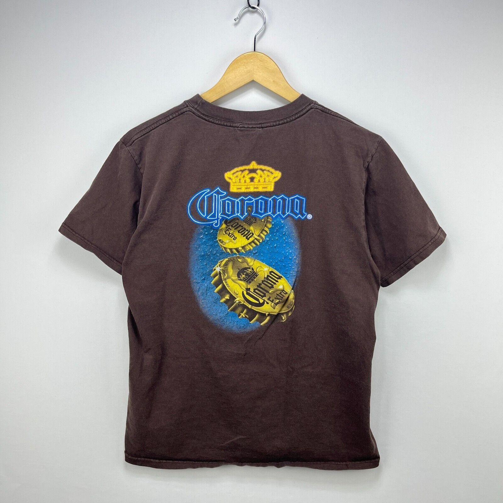 Vintage Vintage Y2K Corona beer T-shirt Medium Send Full Szn Size US M / EU 48-50 / 2 - 1 Thumbnail