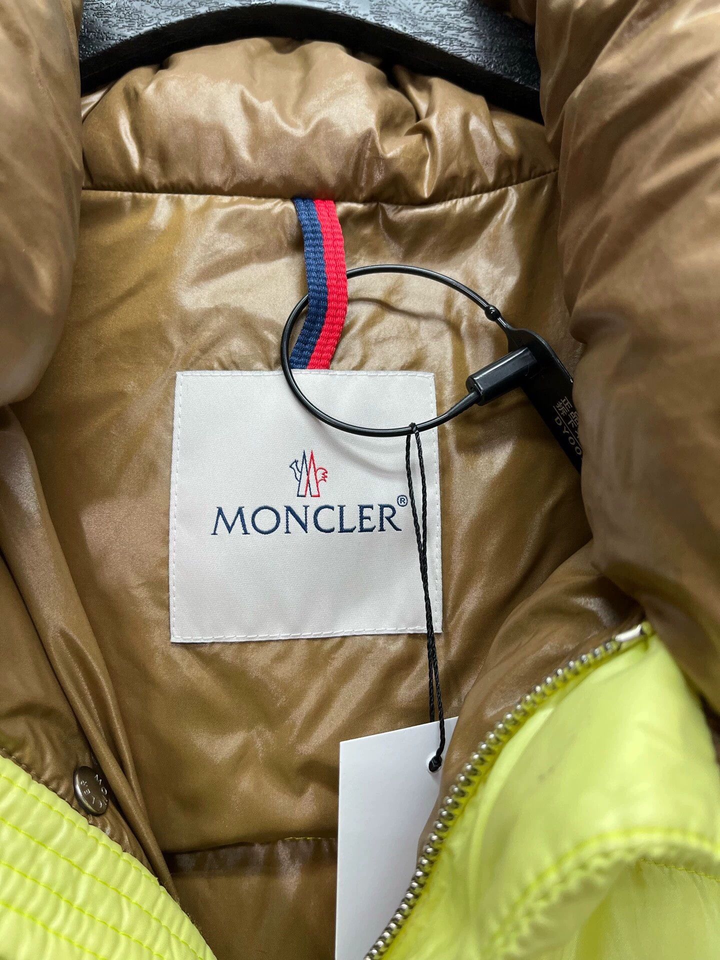 Moncler MONCLER Fluorescent Yellow Down Jacket 5 99New WornOnce Size XXL / US 16-18 / IT 52-54 - 7 Thumbnail