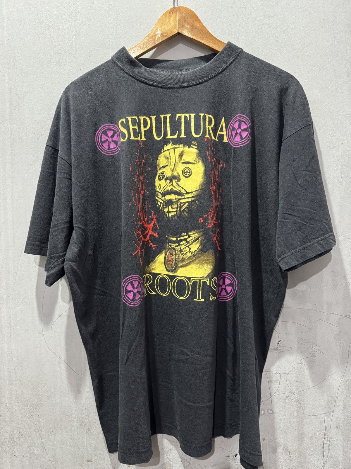 Band Tees Vintage Sepultura Roots Size US XL / EU 56 / 4 - 1 Thumbnail