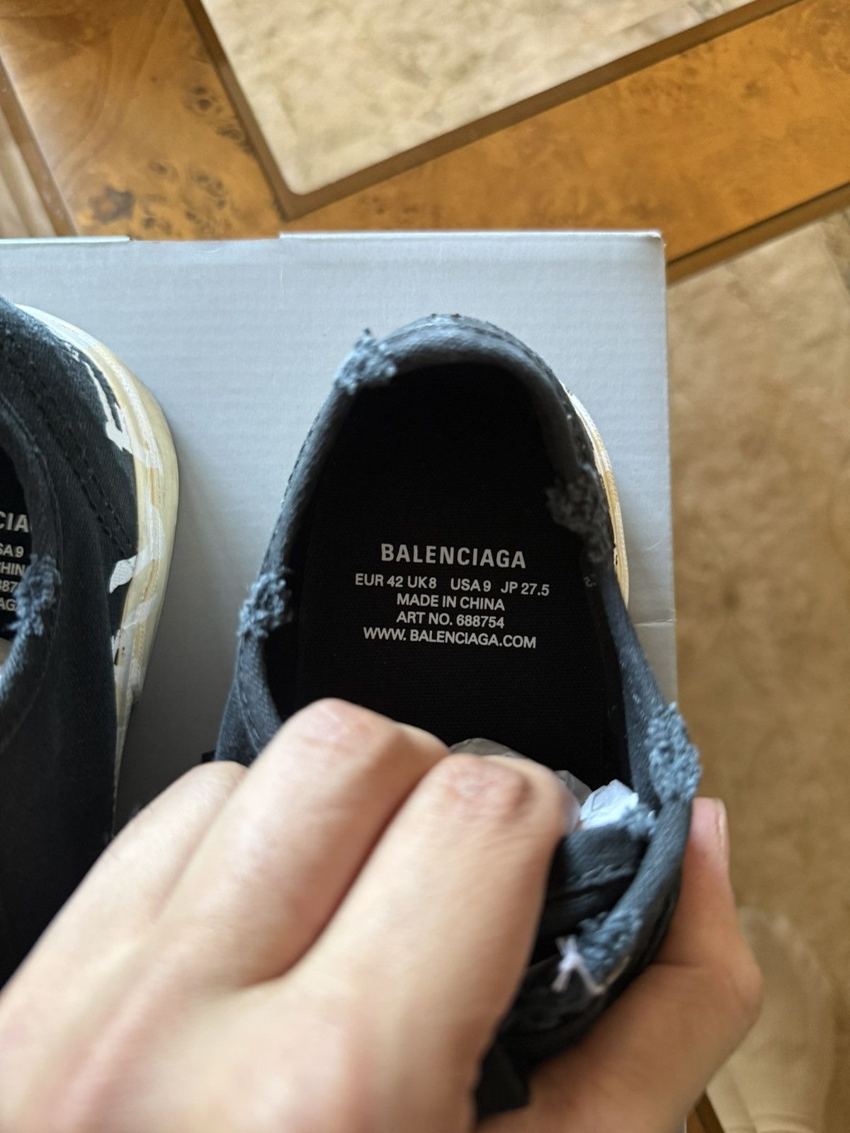 Balenciaga Balenciaga Paris Graffiti Low Top Sneaker Size US 9 / EU 42 - 4 Thumbnail