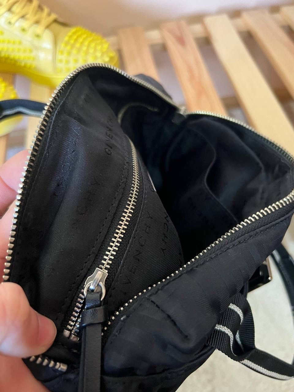 Givenchy Givenchy Black Monogram Nylon Shoulder Bag Size ONE SIZE - 11 Thumbnail