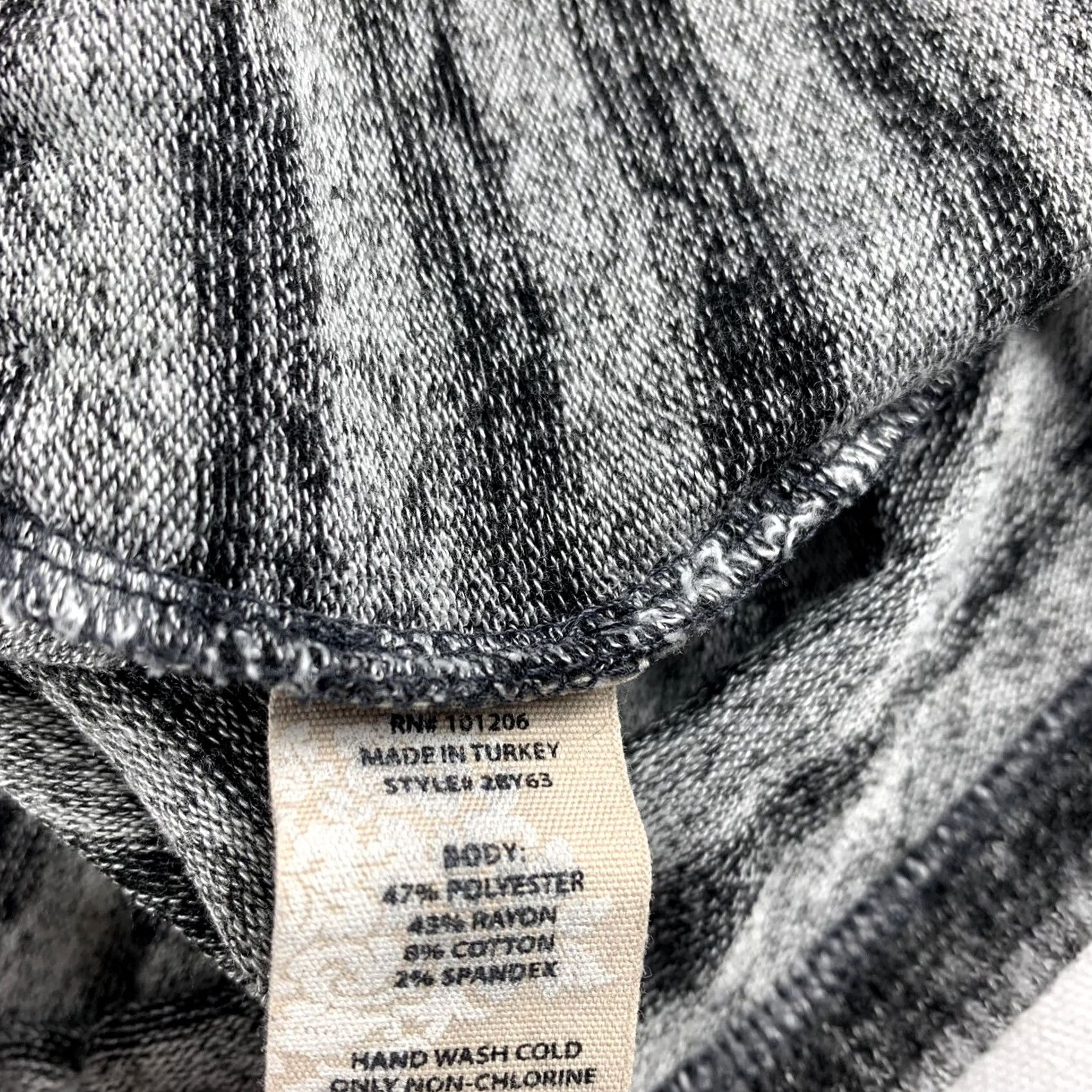 Soft Surroundings Soft Surroundings Sweater Shirt Top Layered Gray Striped Crew Neck Women S Size S Casual Blouse Tunic Pullover Size S / US 4 / IT 40 - 6 Thumbnail