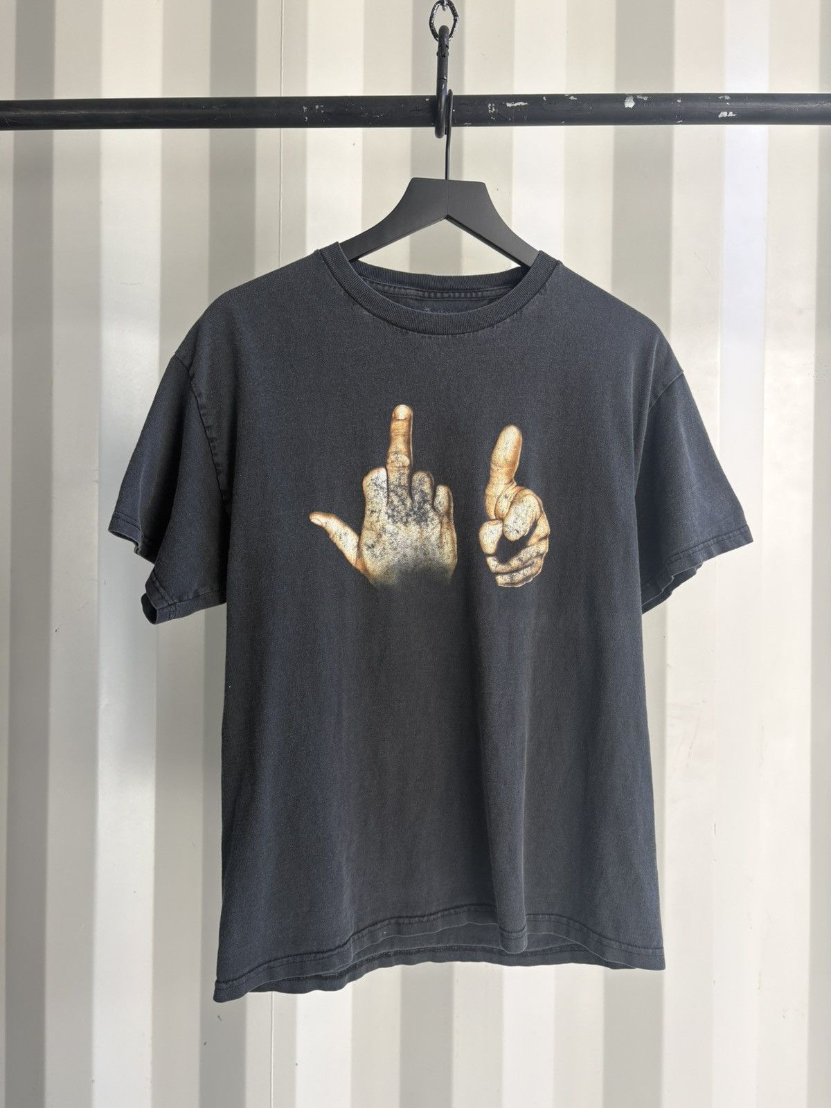 Vintage Vintage Fuck you Hand Sign Faded Shirt Distressed Grunge Size US M / EU 48-50 / 2 - 1 Thumbnail