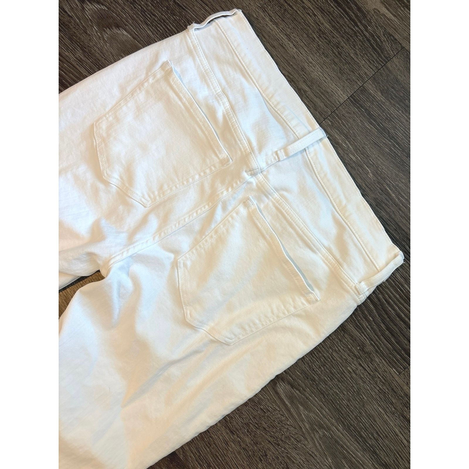 J.Crew J.Crew 9” Demi Bootcut Crop Jeans In White Size 32 Size 32" / US 10 / IT 46 - 7 Thumbnail