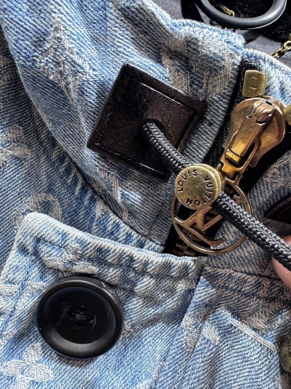 Louis Vuitton Louis Vuitton x Supreme Jacquard Denim N-3B Parka Size US L / EU 52-54 / 3 - 12 Thumbnail