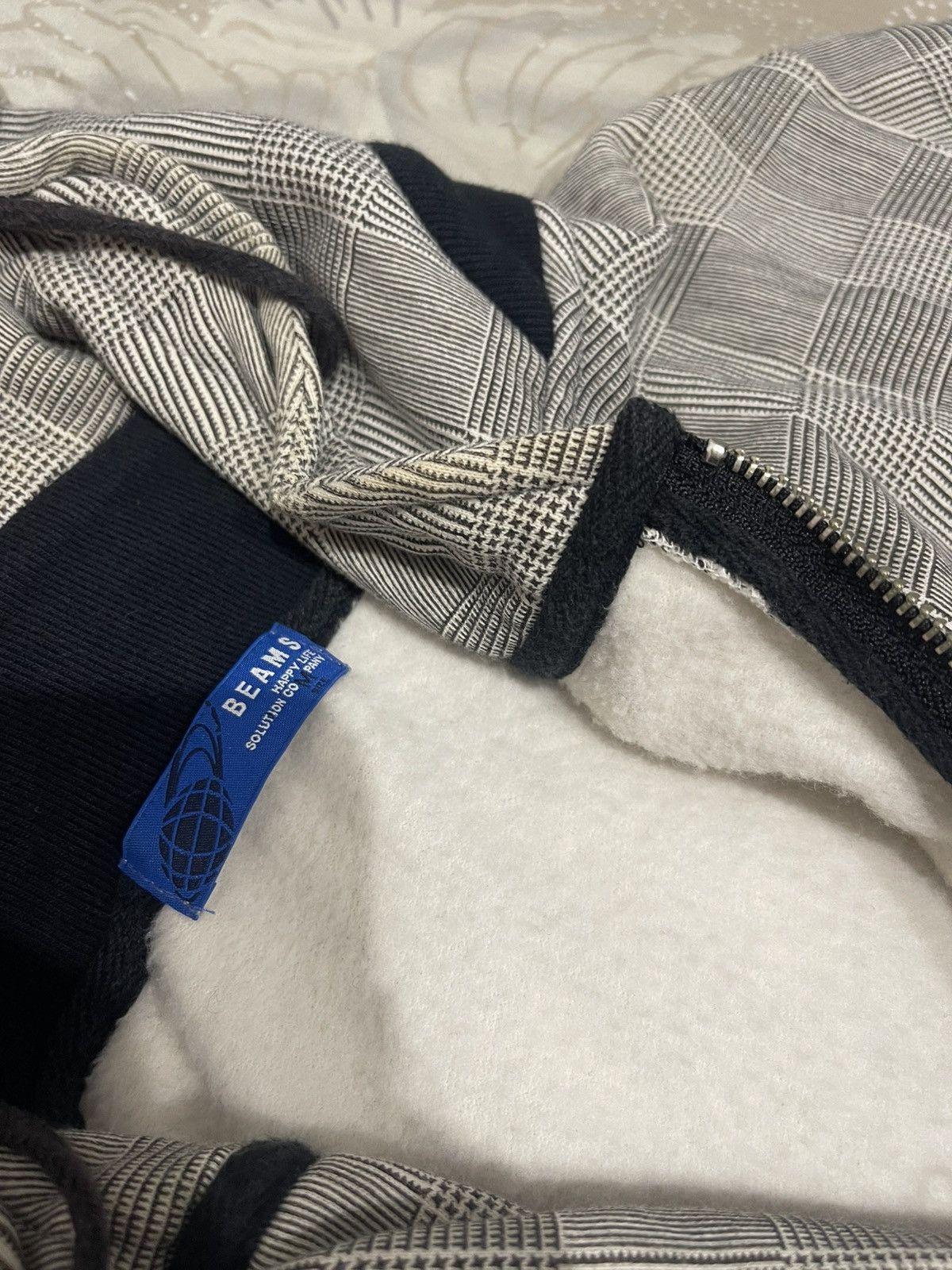 Beams Japan Vintage beams hoodie hiphop rap asymetrical Size US M / EU 48-50 / 2 - 3 Thumbnail