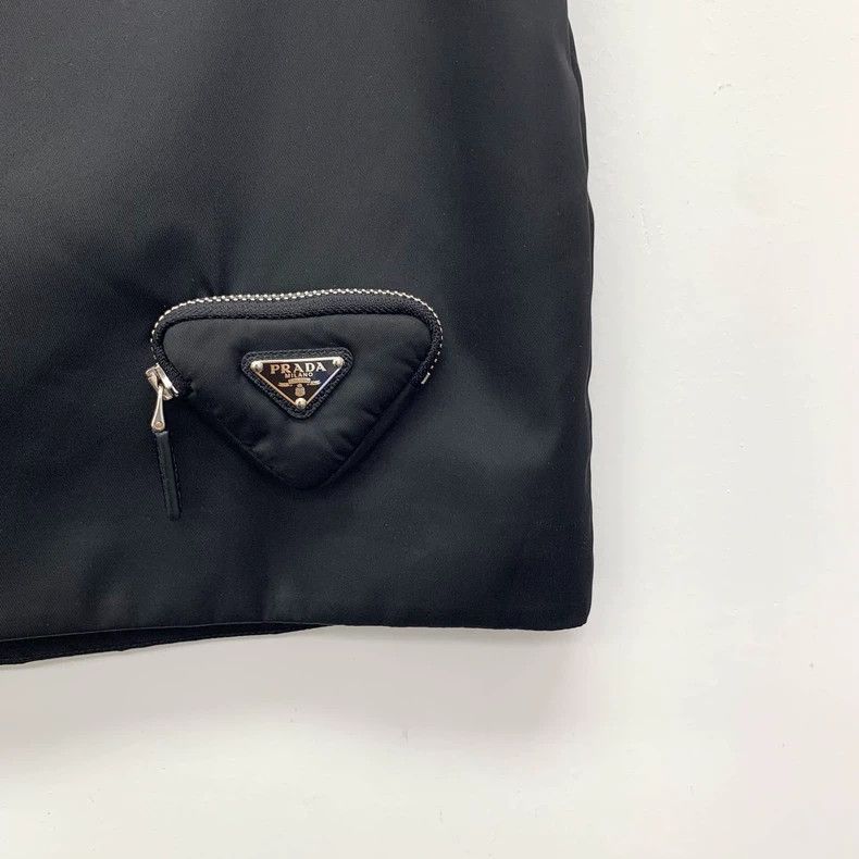 Prada Prada SizeM Black triangle casual skirt short skirt Size 24" / US 00 / IT 34 - 4 Thumbnail