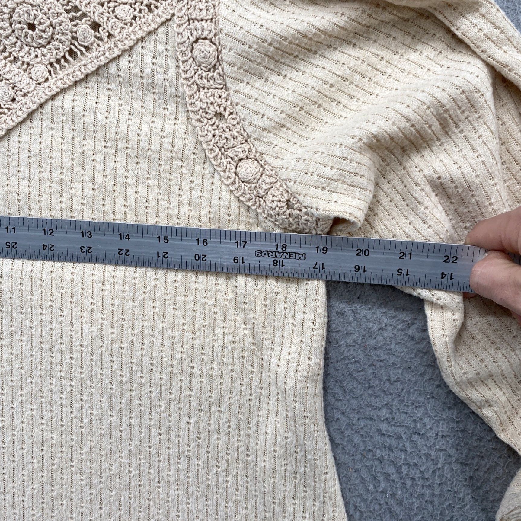 Vintage Maurices Women's Pullover Sweater in Size L Beige Lightweight Knit Rayon Blend Long Sleeve Size L / US 10 / IT 46 - 4 Thumbnail