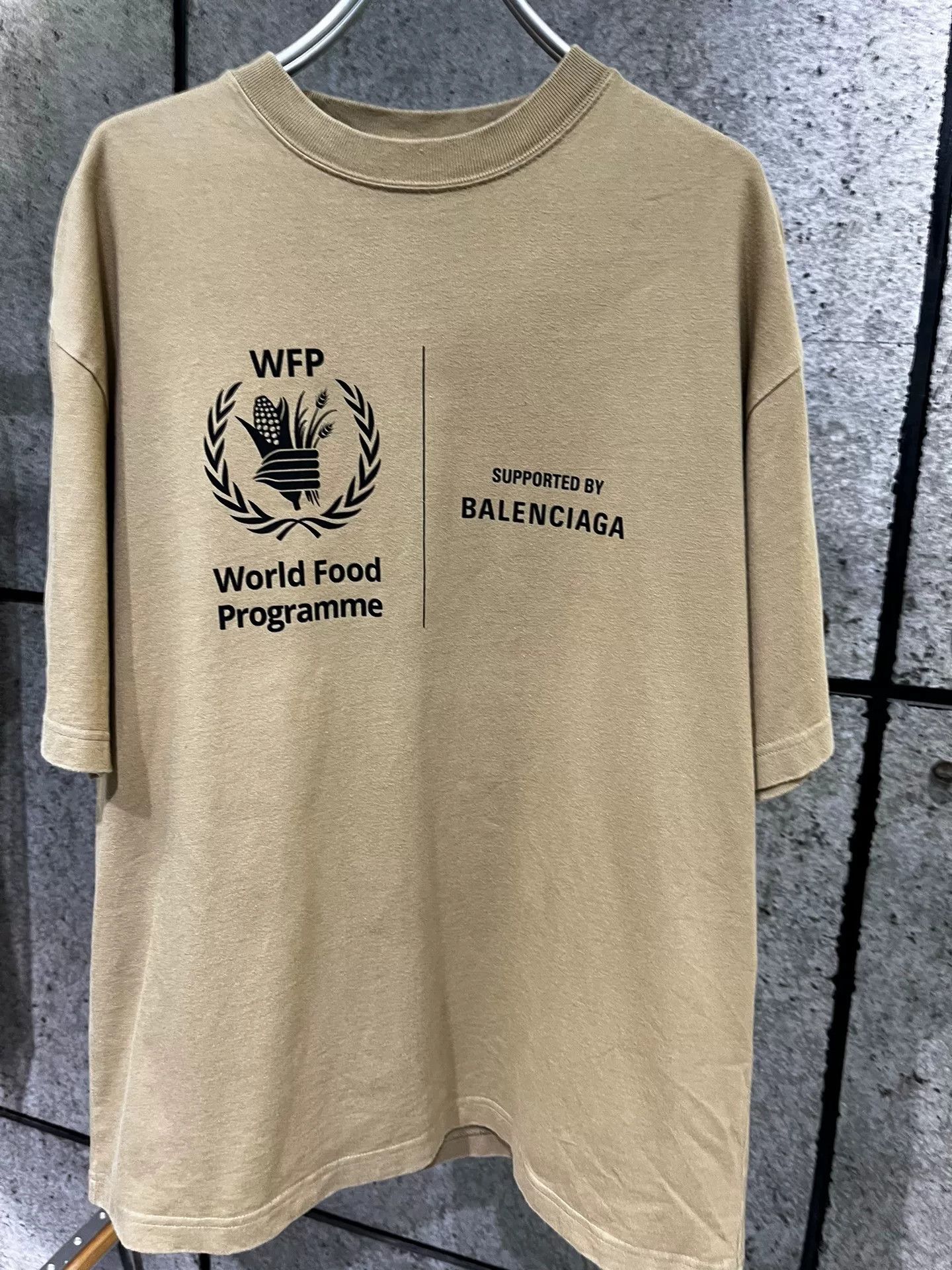 Balenciaga Balenciaga XS Short Sleeve T-Shirt Size XS / US 0-2 / IT 36-38 - 1 Thumbnail