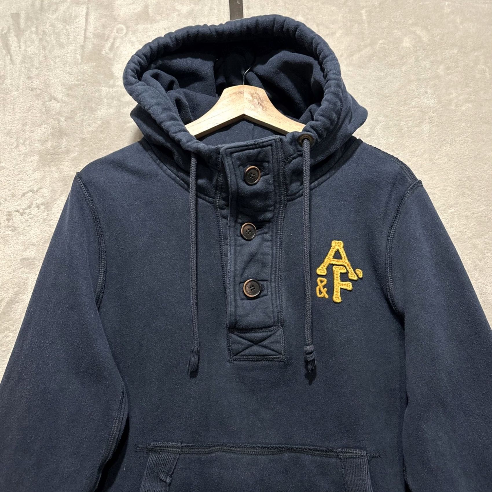Abercrombie & Fitch VINTAGE Abercrombie & Fitch Muscle-Fit Hoodie Men's M Blue Fleece Logo Half Button Pullover Size US M / EU 48-50 / 2 - 4 Thumbnail