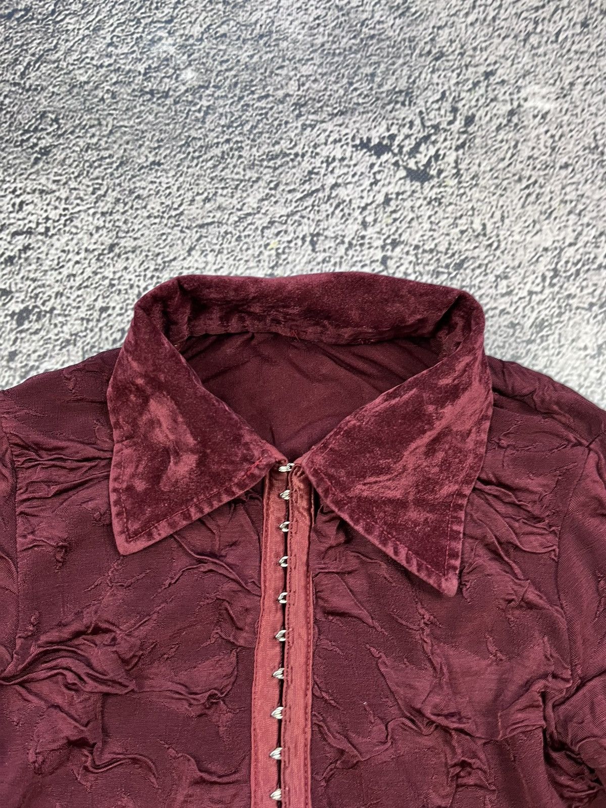 Vintage Y2K Gothic Velvet Hook Front Textured Burgundy Shirt Size S / US 4 / IT 40 - 5 Thumbnail