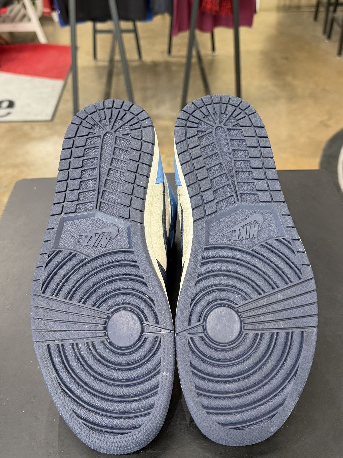 Jordan Brand Air Jordan 1 Obsidian Size 8 (2019) Size US 8 / EU 41 - 9 Thumbnail