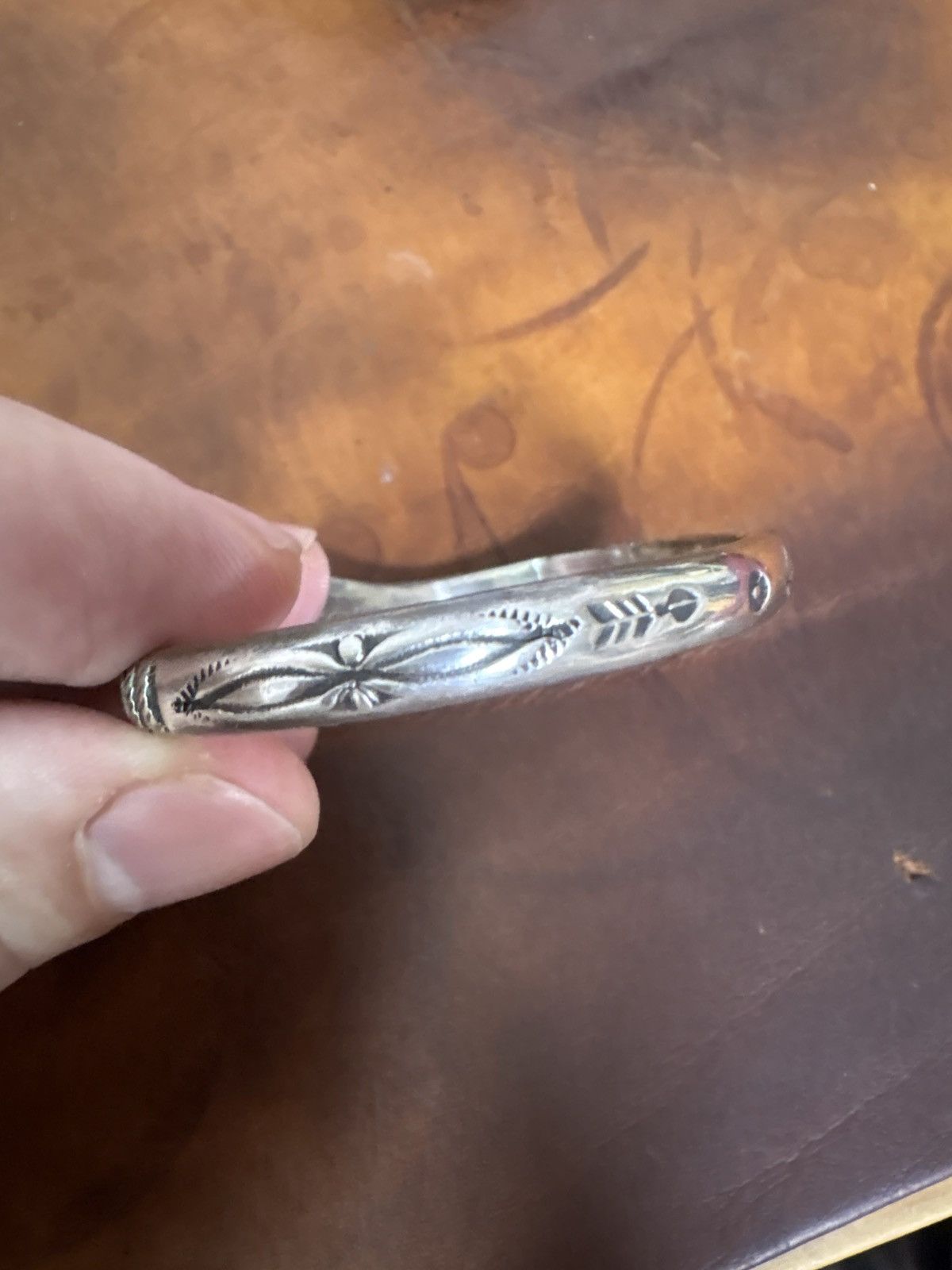 Larry Smith Larry Smith Heart Hands Bangle Size ONE SIZE - 4 Thumbnail