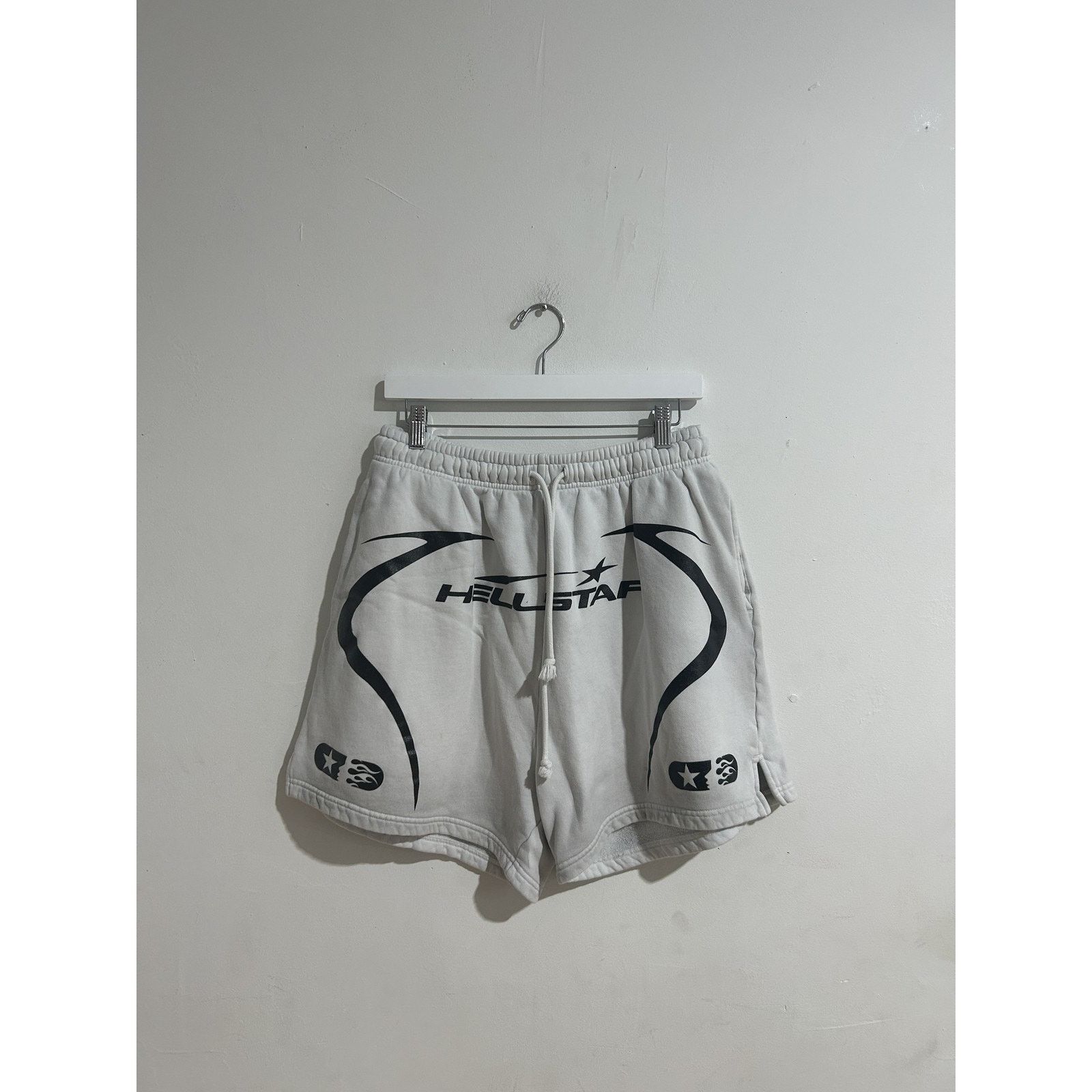 HELLSTAR Hell Star White Warm Up Shorts Size large Preowned Size US 32 / EU 48 - 1 Thumbnail