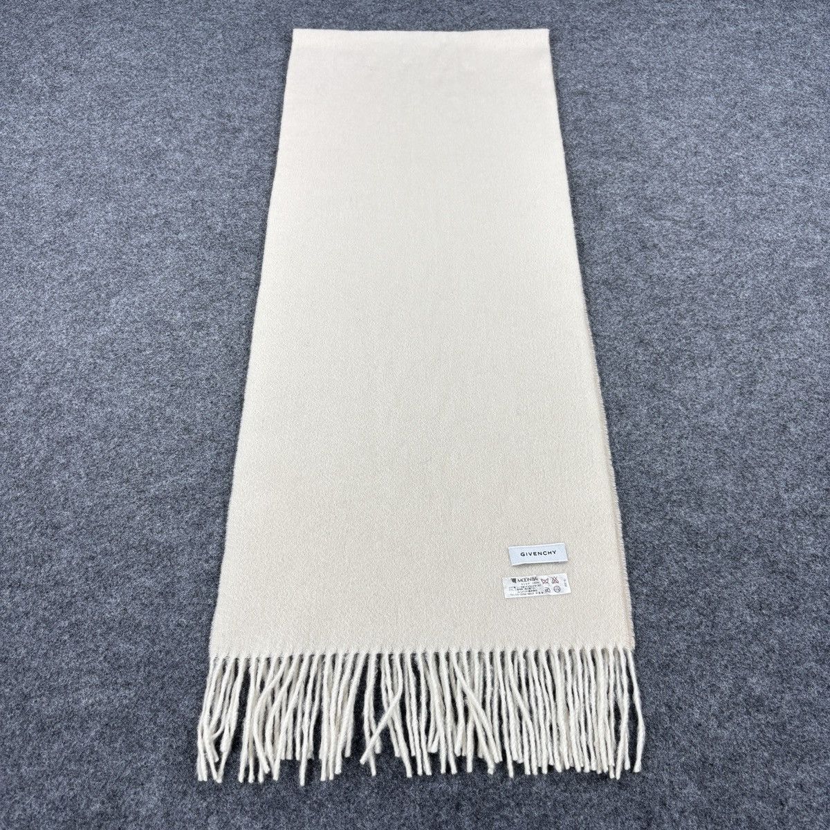 Givenchy Givenchy Scarf # D745 # Muffler # Neckwear Size ONE SIZE - 4 Thumbnail
