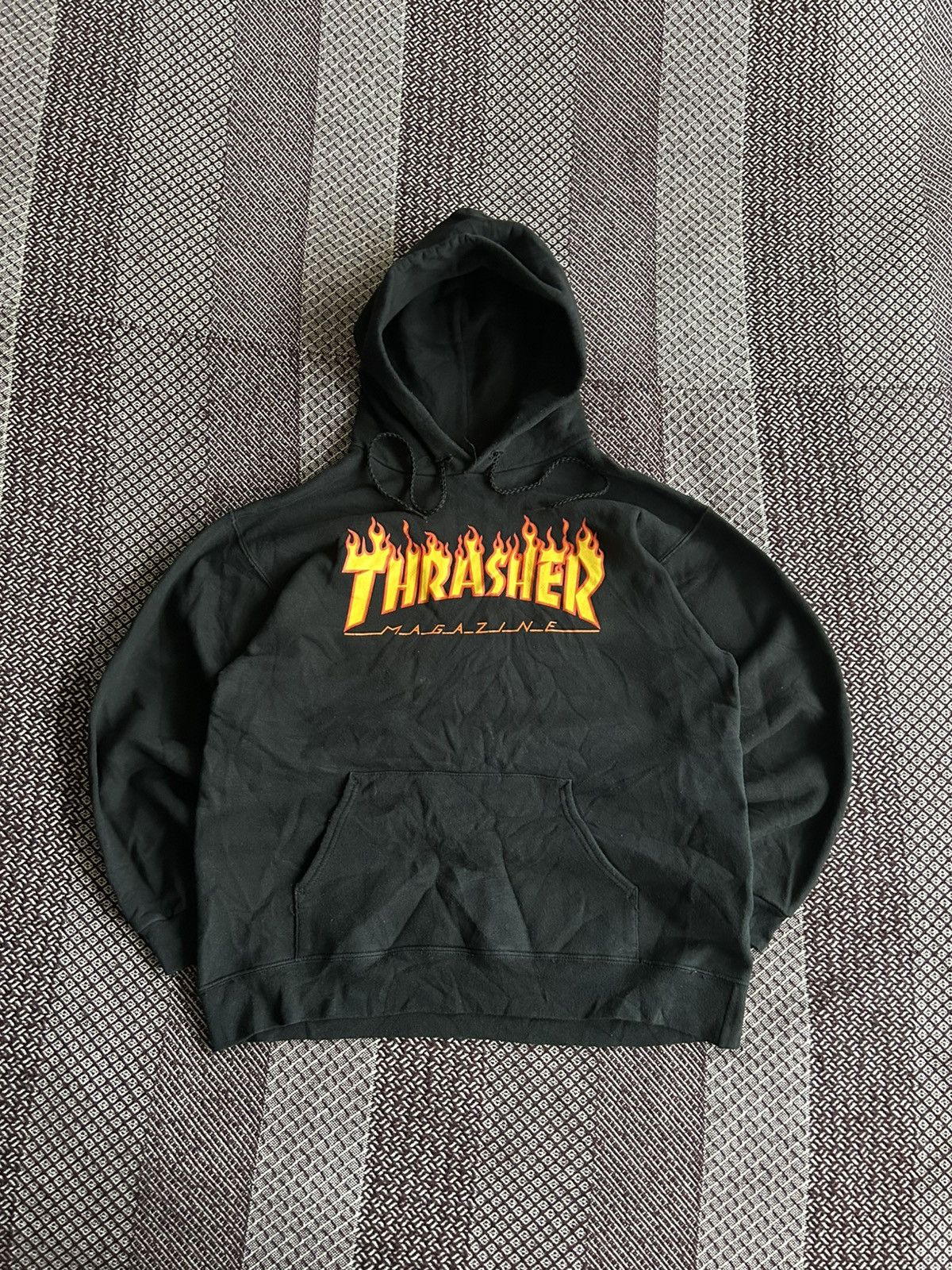 Thrasher Vintage Thrasher Flame Print Thrashed Baggy Hoodie Size S Size US S / EU 44-46 / 1 - 1 Thumbnail