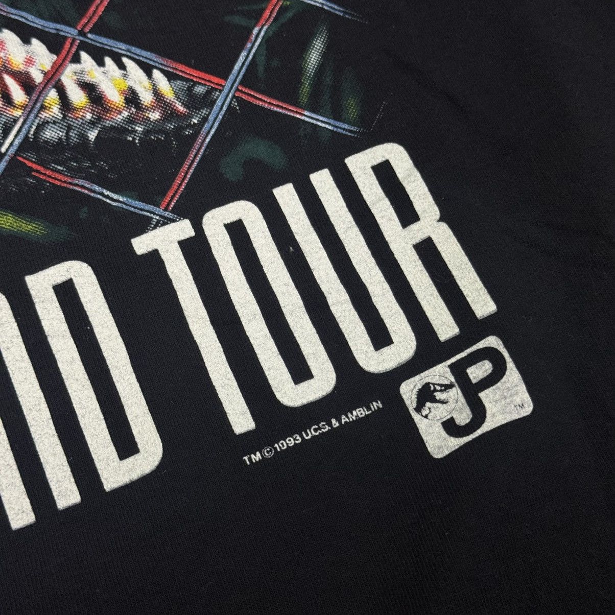 Vintage Rare 🔥 Vintage 1993 Jurassic Park “Island Tour” Tee Size US L / EU 52-54 / 3 - 4 Thumbnail