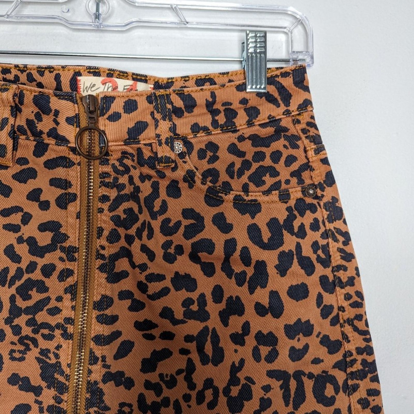 Free People Free People Zip It Up Animal Print Denim Mini Skirt Raw Hem Size 24" / US 00 / IT 34 - 4 Thumbnail