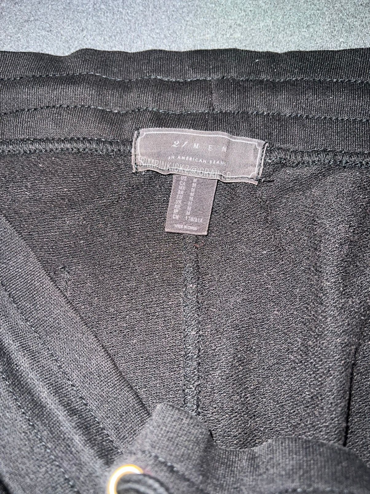 Forever 21 Mens Forever 21 black shorts (M) Size US 34 / EU 50 - 2 Thumbnail