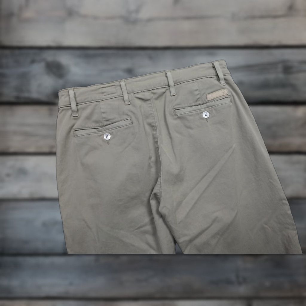 Vintage AG Adriano Goldschmied Marshall Slim Trouser Pants Mens 30x34 Beige Slim Chino Pants Mens Slim Tapered Flat Front Front Zip Pockets Mock Back P, Beige Size US 30 / EU 46 - 1 Thumbnail