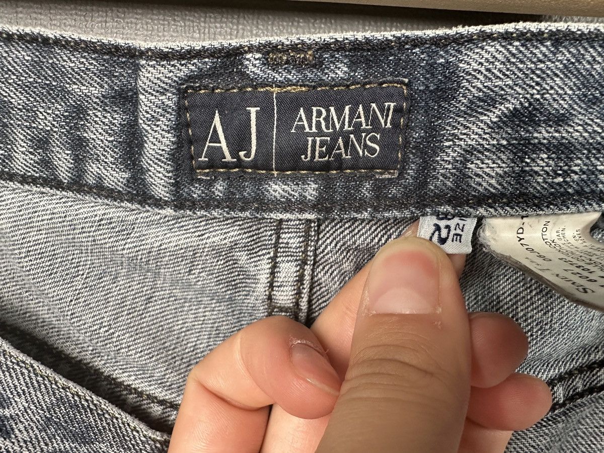 Armani Vintage ARMANI JEANS Blue Distressed Denim Pants Metal Logo Size US 32 / EU 48 - 17 Thumbnail