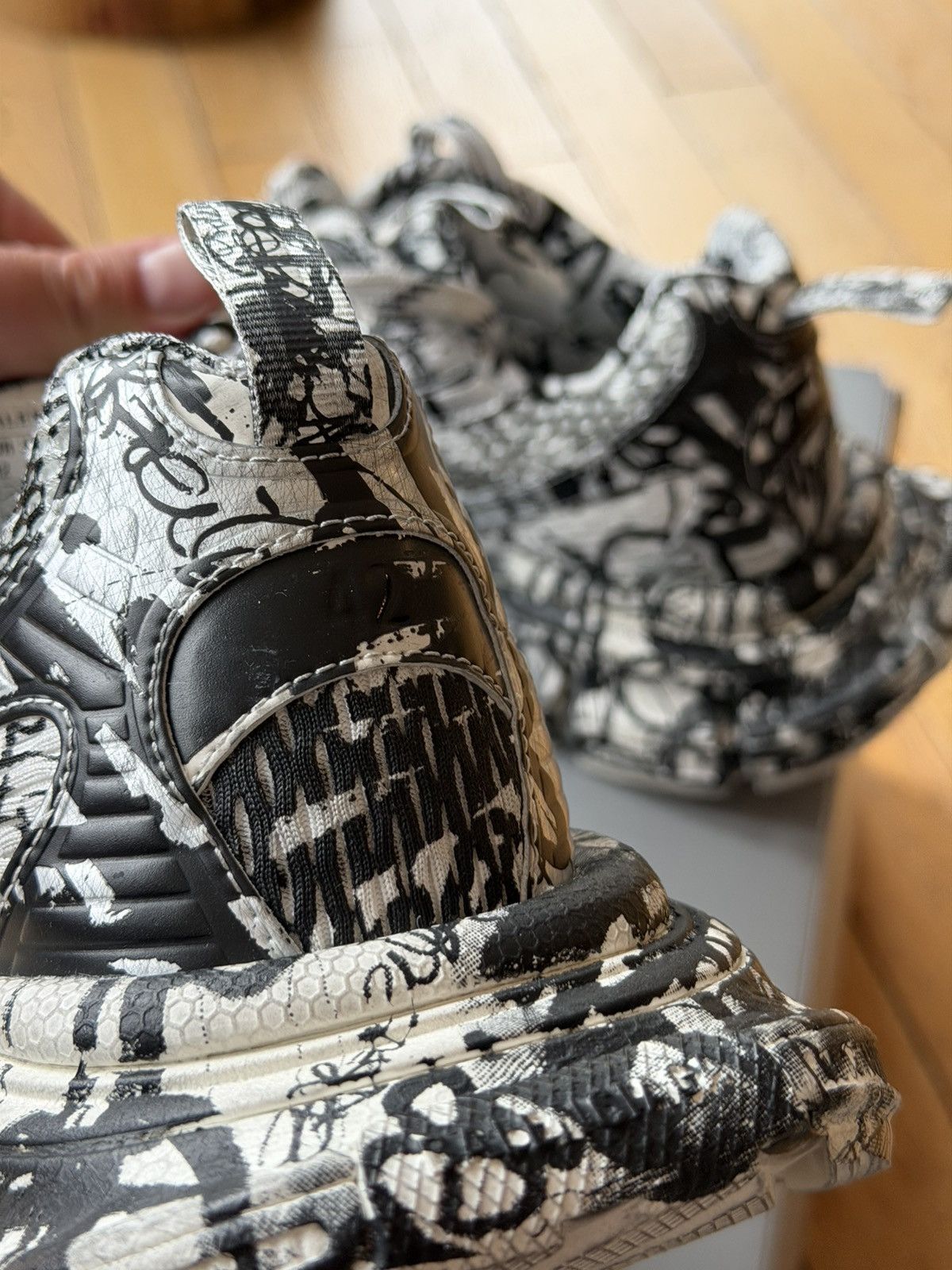Balenciaga BALENCIAGA DEMNA SNEAKERS 3XL EXTREME GRAFFITI SIZE 42 Size US 8.5 / EU 41-42 - 11 Thumbnail