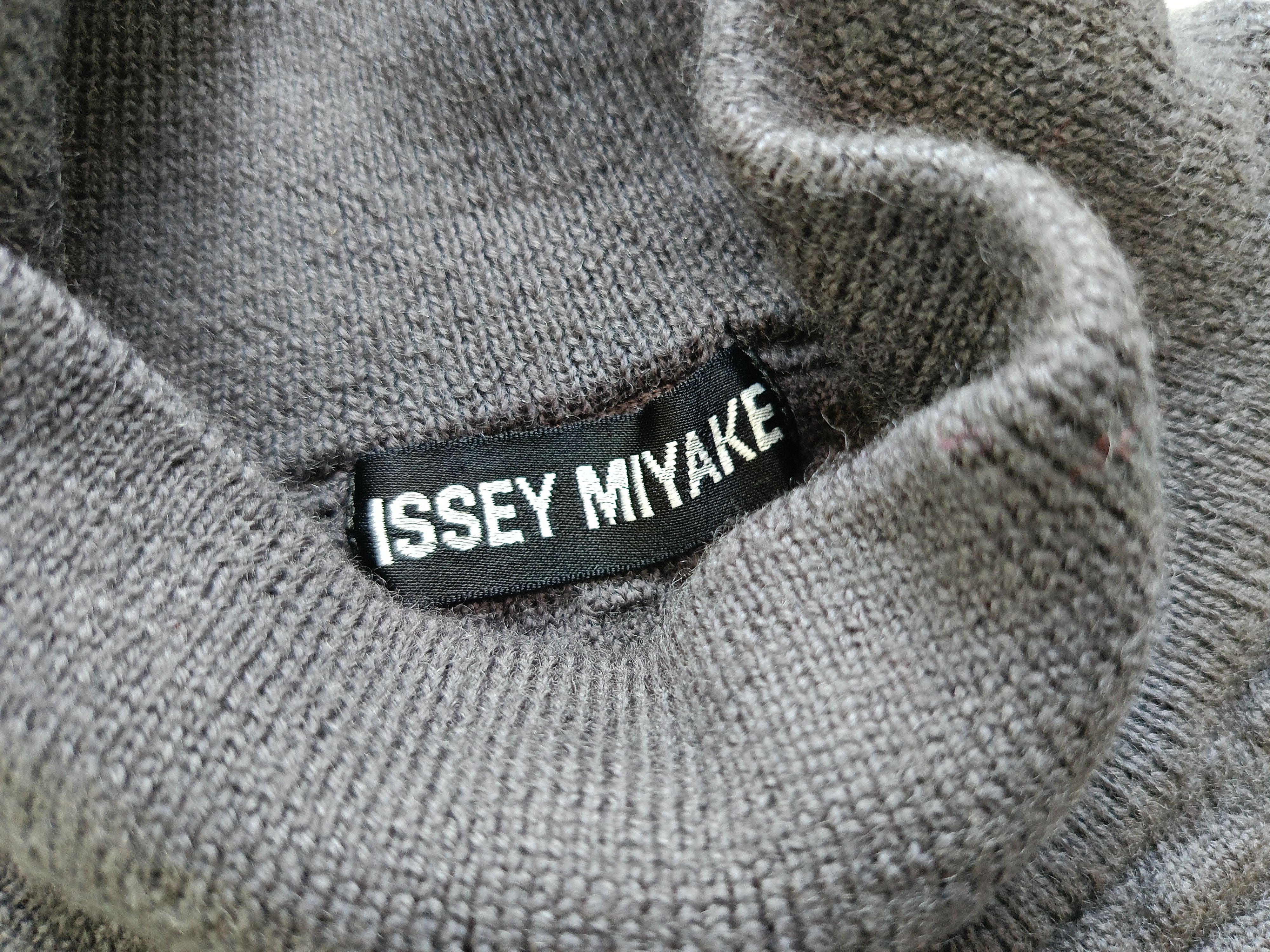 Issey Miyake Issey Miyake Japan 90s wool gray turtle neck sweater medium Size US S / EU 44-46 / 1 - 2 Thumbnail