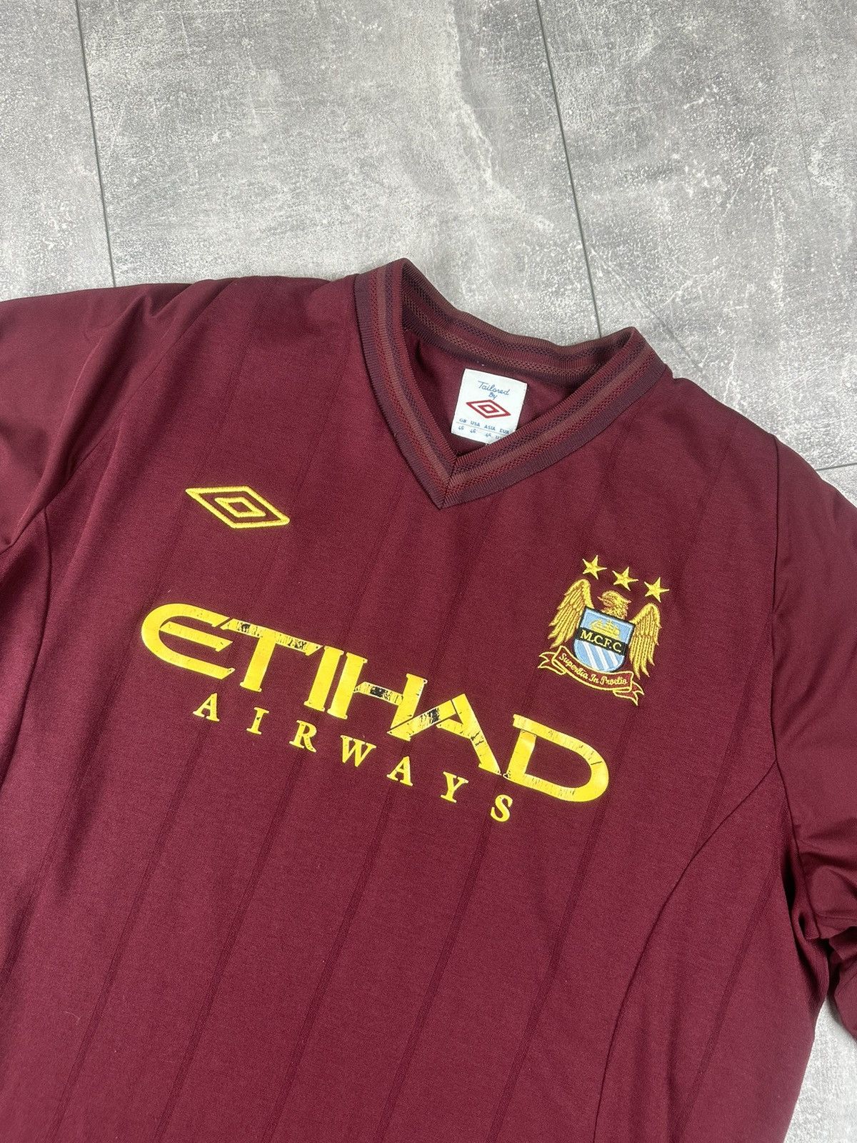 Umbro Umbro Manchester City Away 2012/13 Soccer Burgundy Jersey Size US L / EU 52-54 / 3 - 2 Thumbnail
