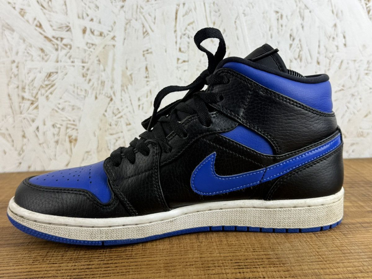 Jordan Brand Jordan 1 Mid Black Hyper Royal Blue Sneakers 554724-068 US8 Size US 8 / EU 41 - 10 Thumbnail