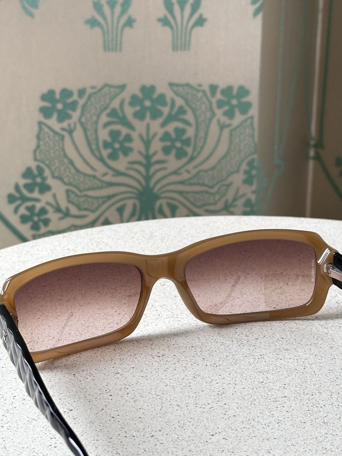 Chanel CHANEL CC Logo Black Beige Quilted Sunglasses 5125 Size ONE SIZE - 14 Thumbnail