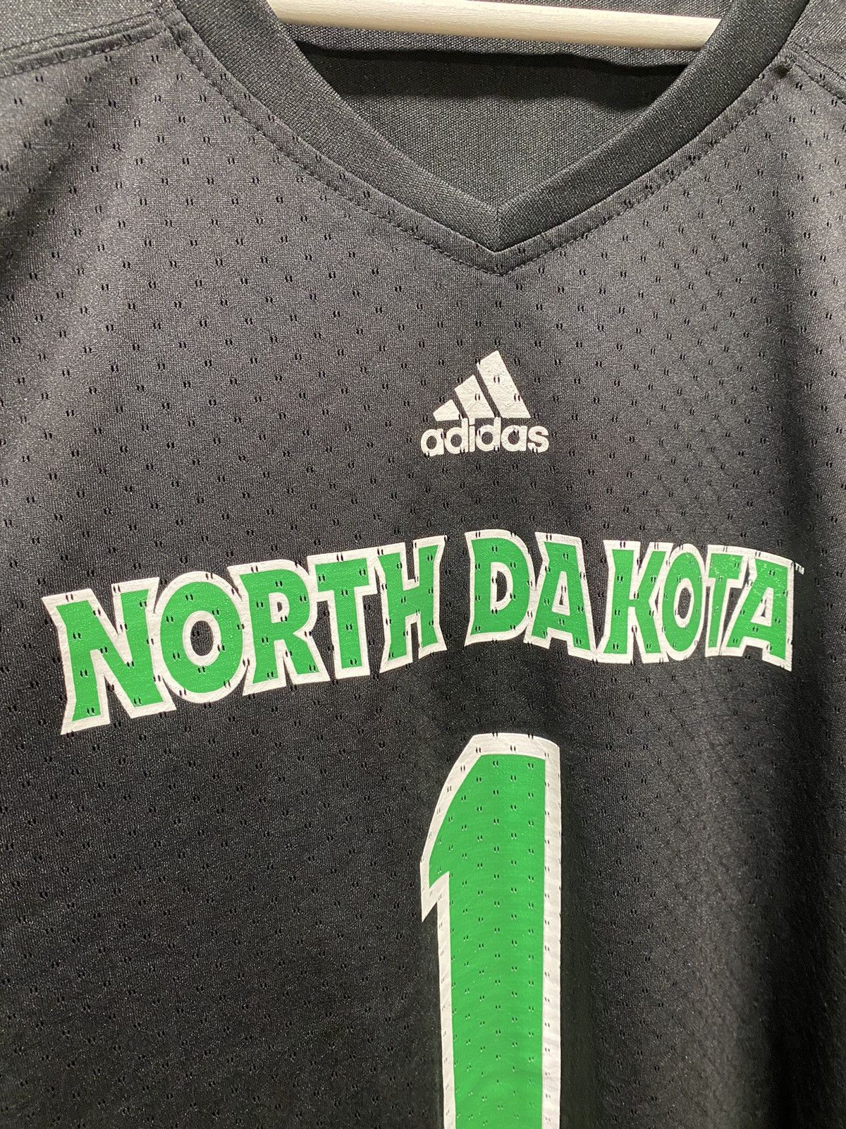 Adidas Adidas North Dakota #1 Hockey Jersey Size US XL / EU 56 / 4 - 5 Thumbnail
